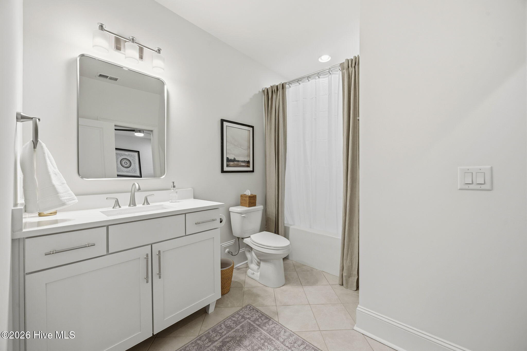 100553827 | Photo 37