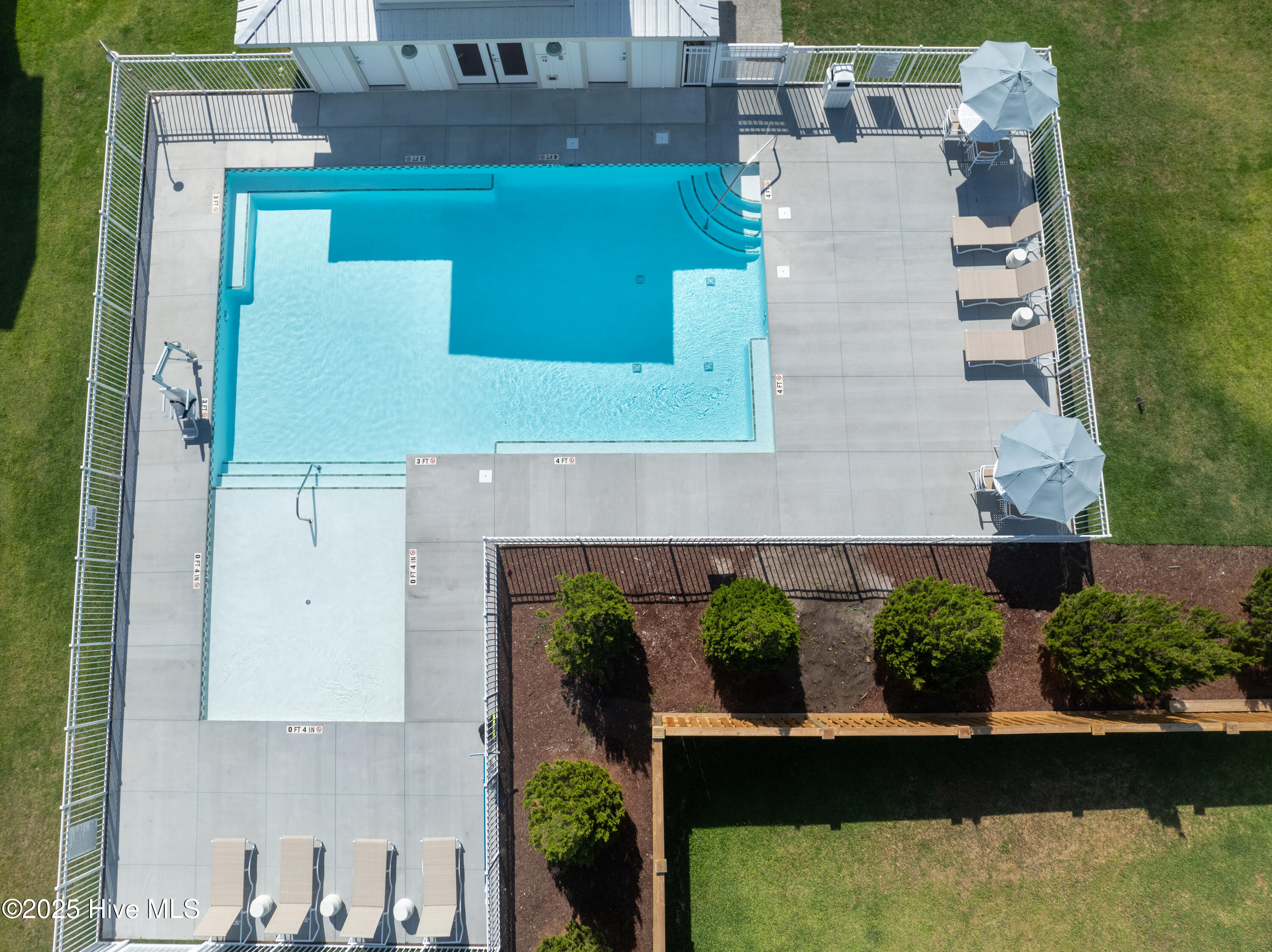 100519689 | Photo 59