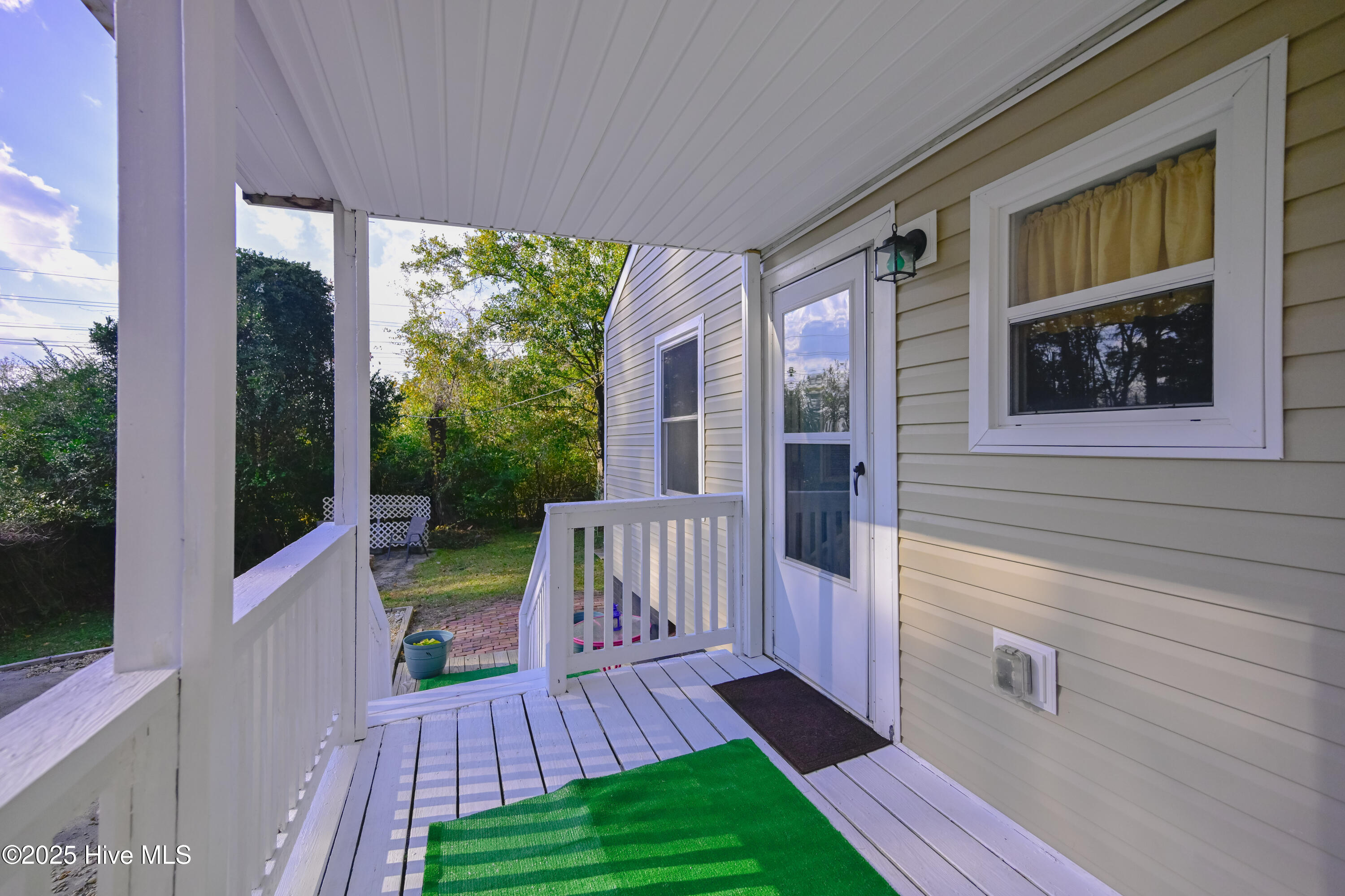 100541616 | Photo 30