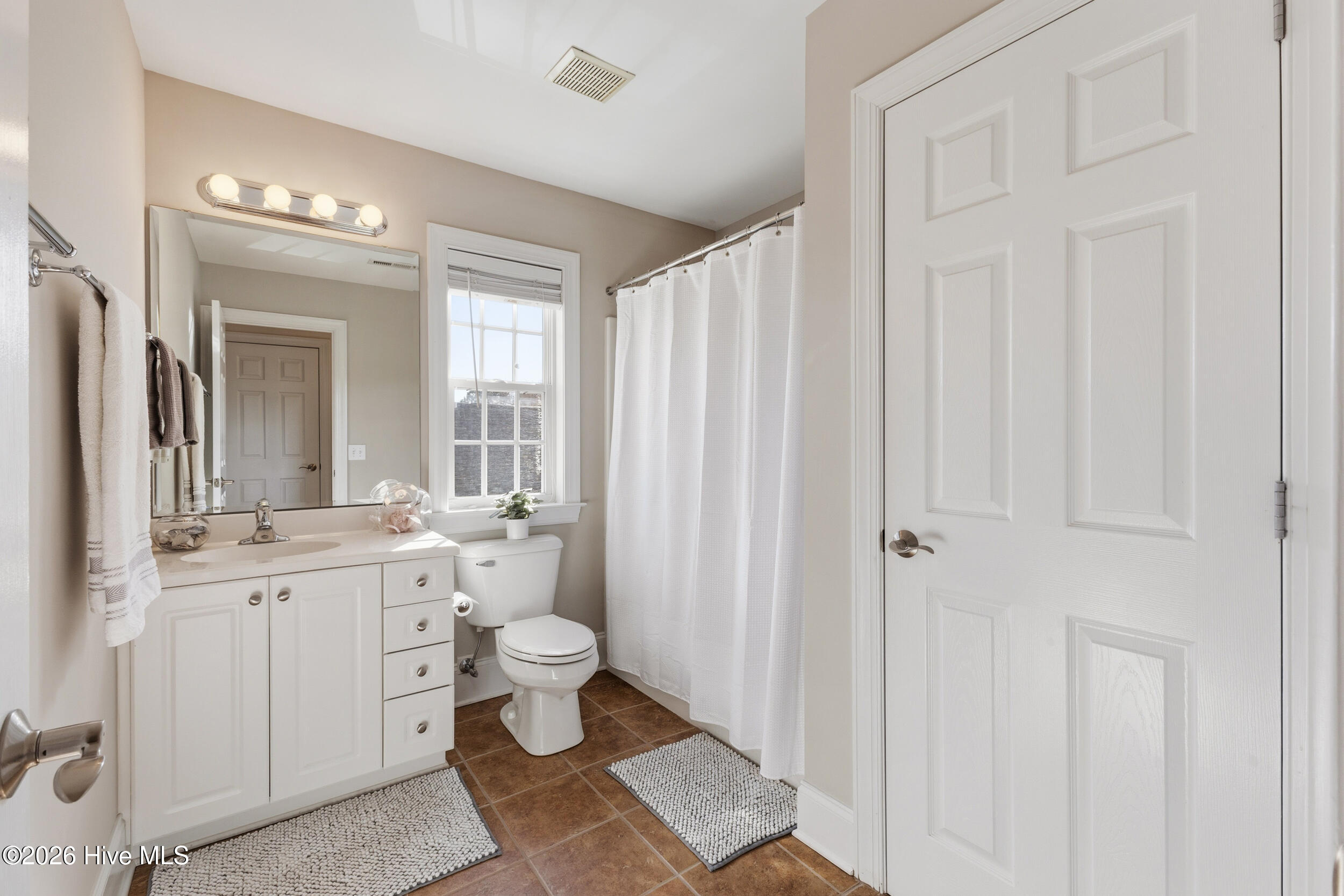 100558582 | Photo 31