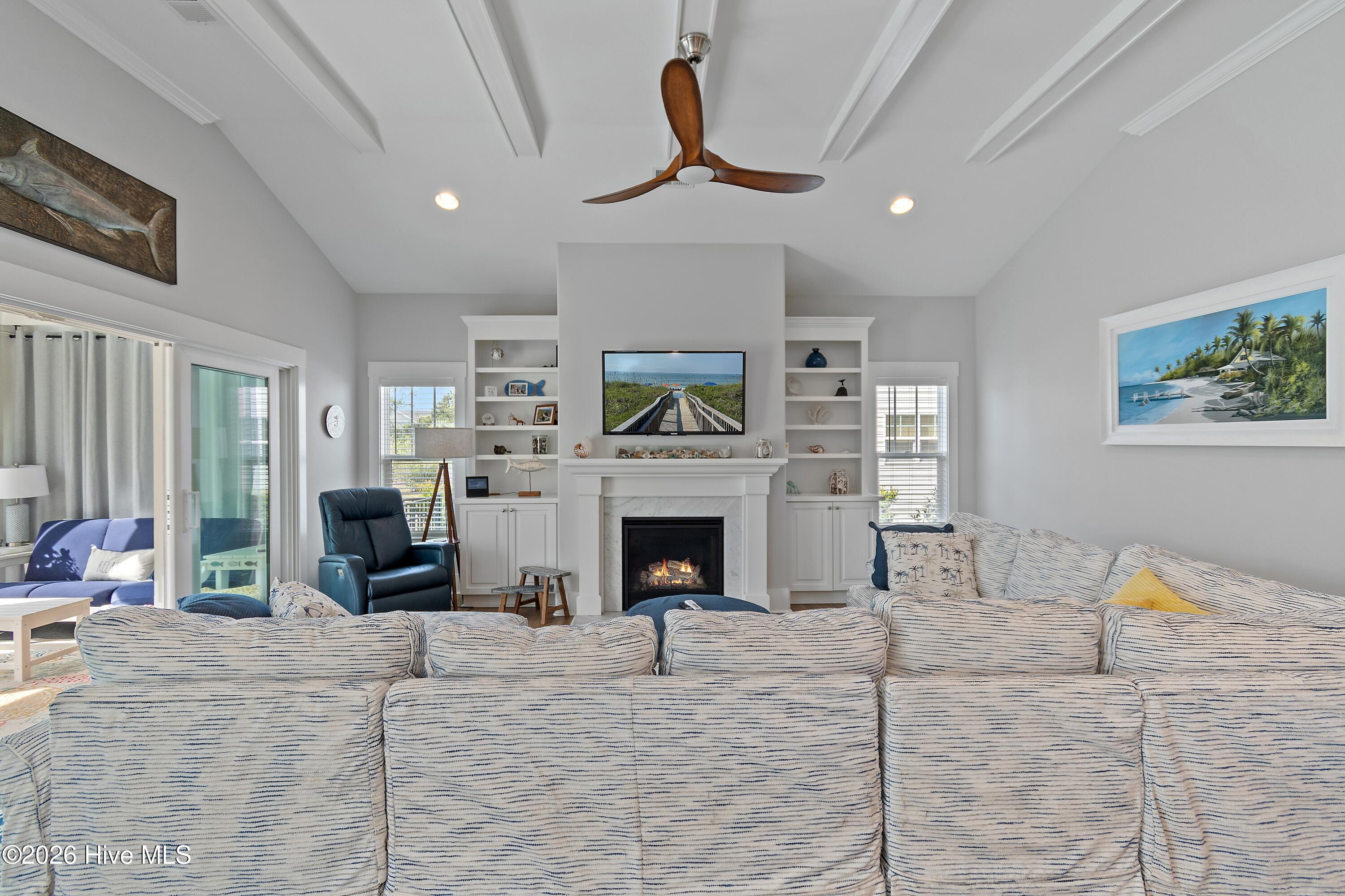 100566064 | Photo 11