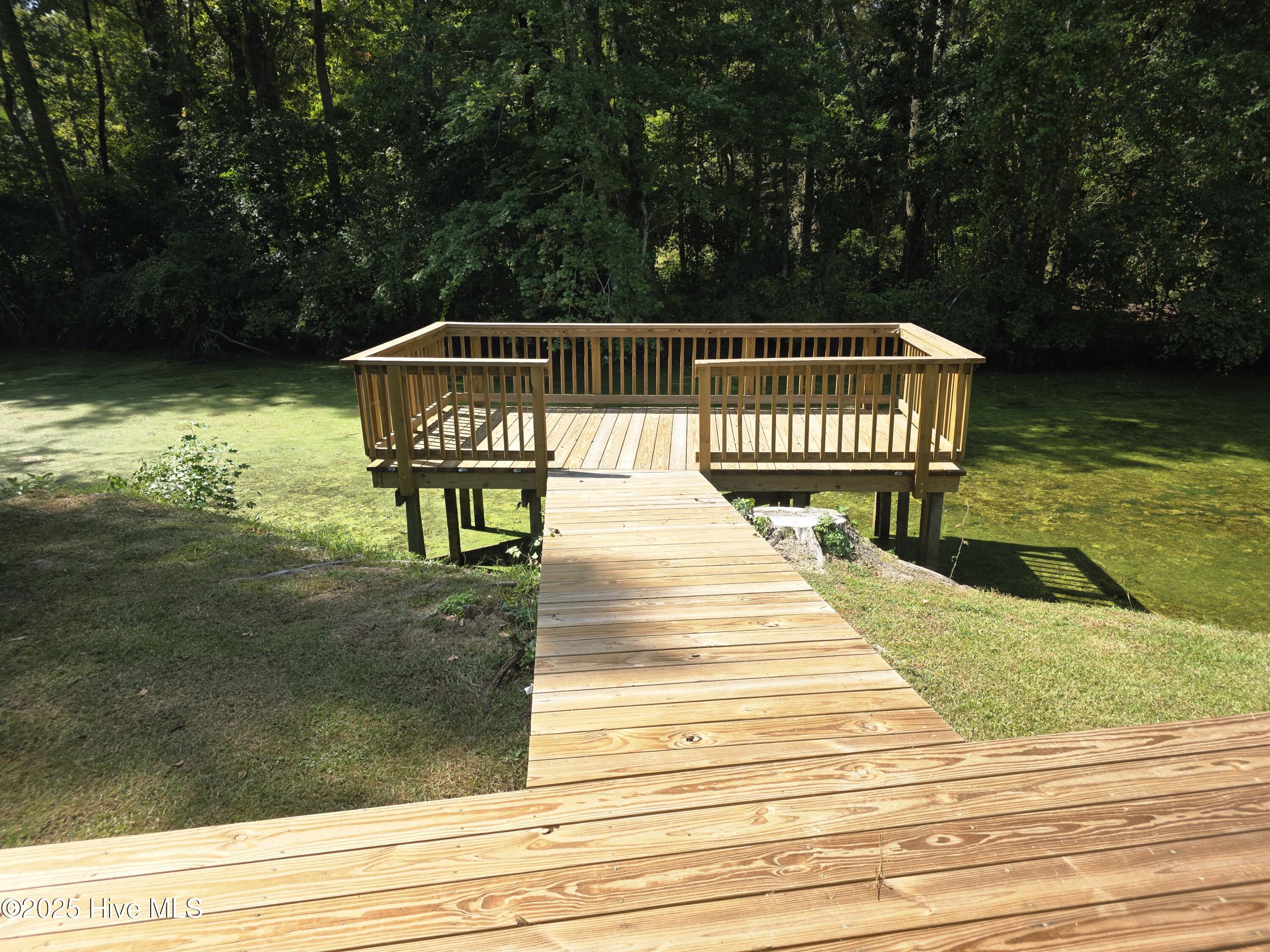 100532244 | Photo 24