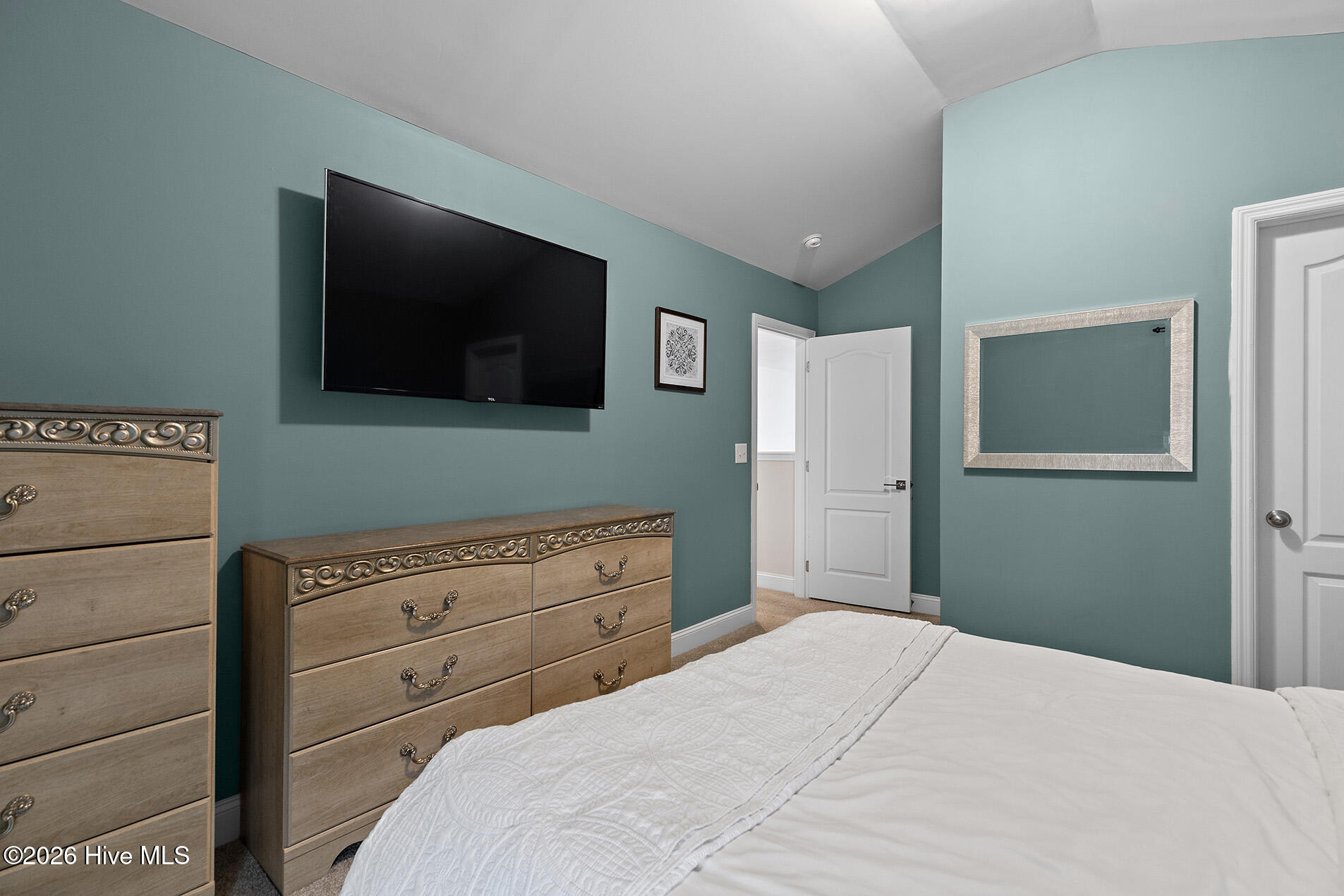 100549567 | Photo 41