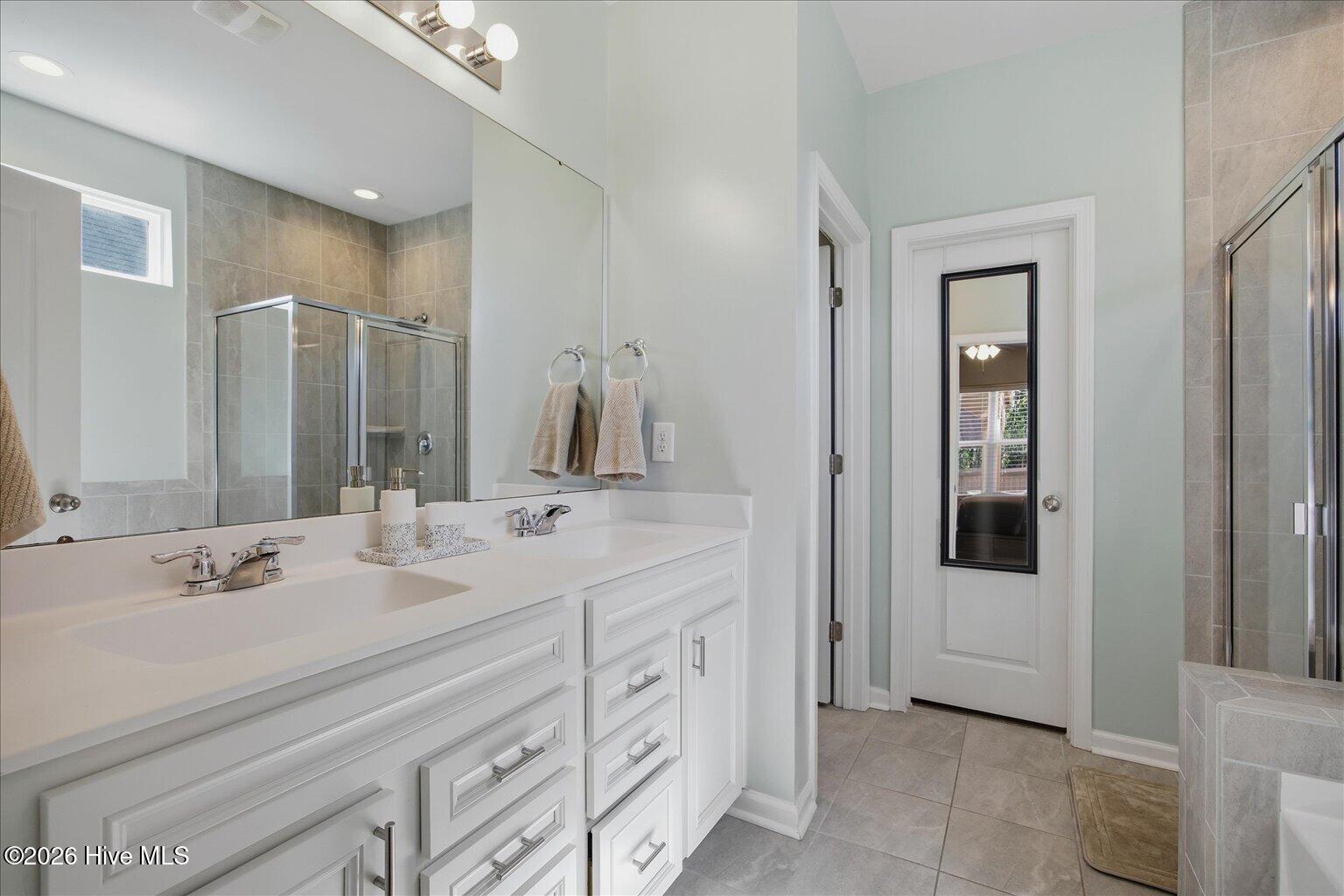 100570565 | Photo 18