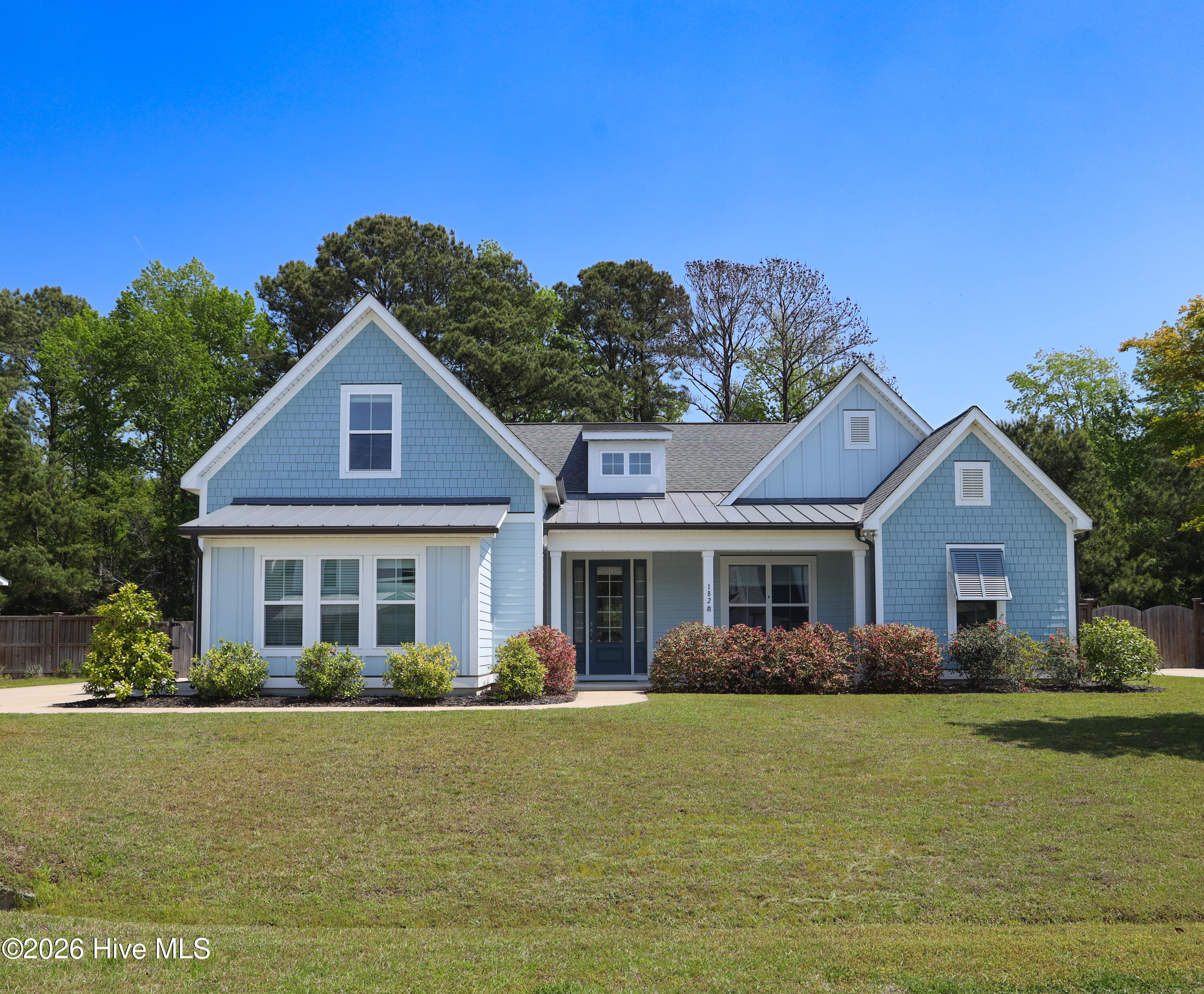 100567915 | Photo 99