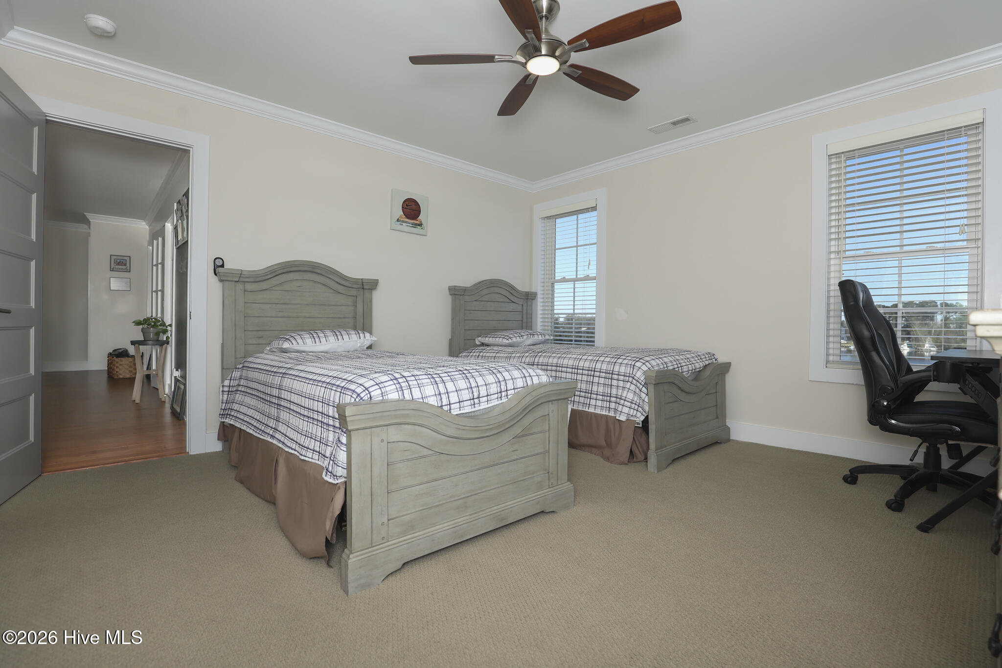 100564297 | Photo 45