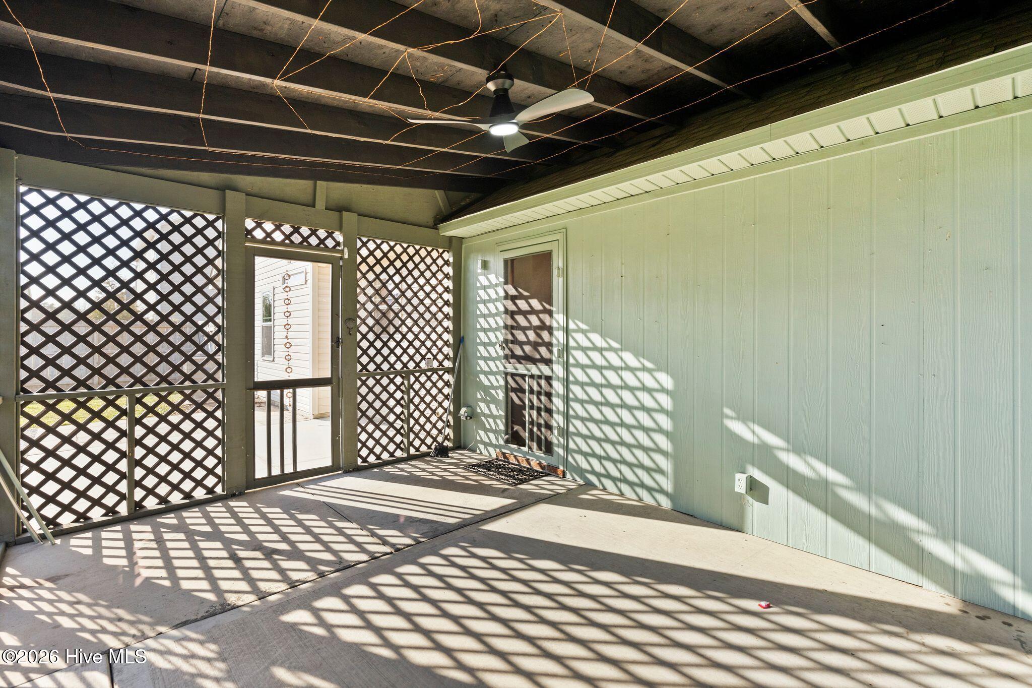 100559181 | Photo 29