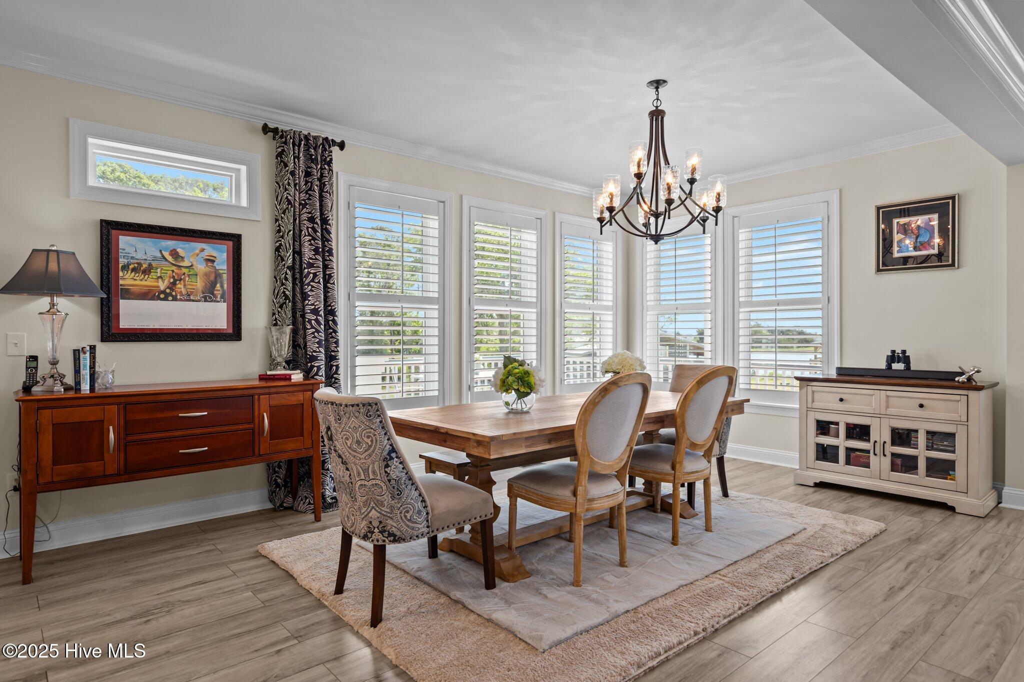 100532890 | Photo 17