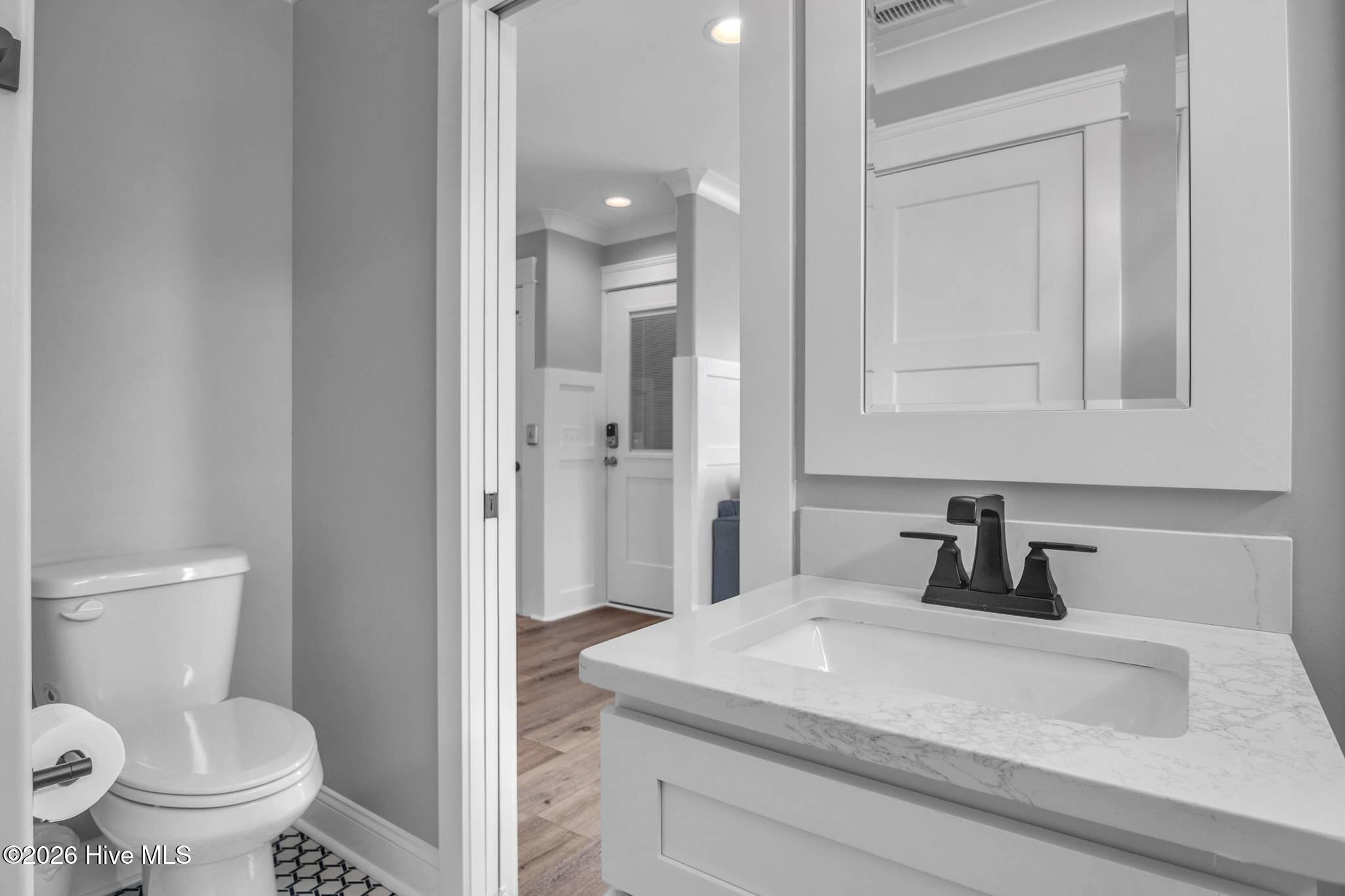 100558345 | Photo 32