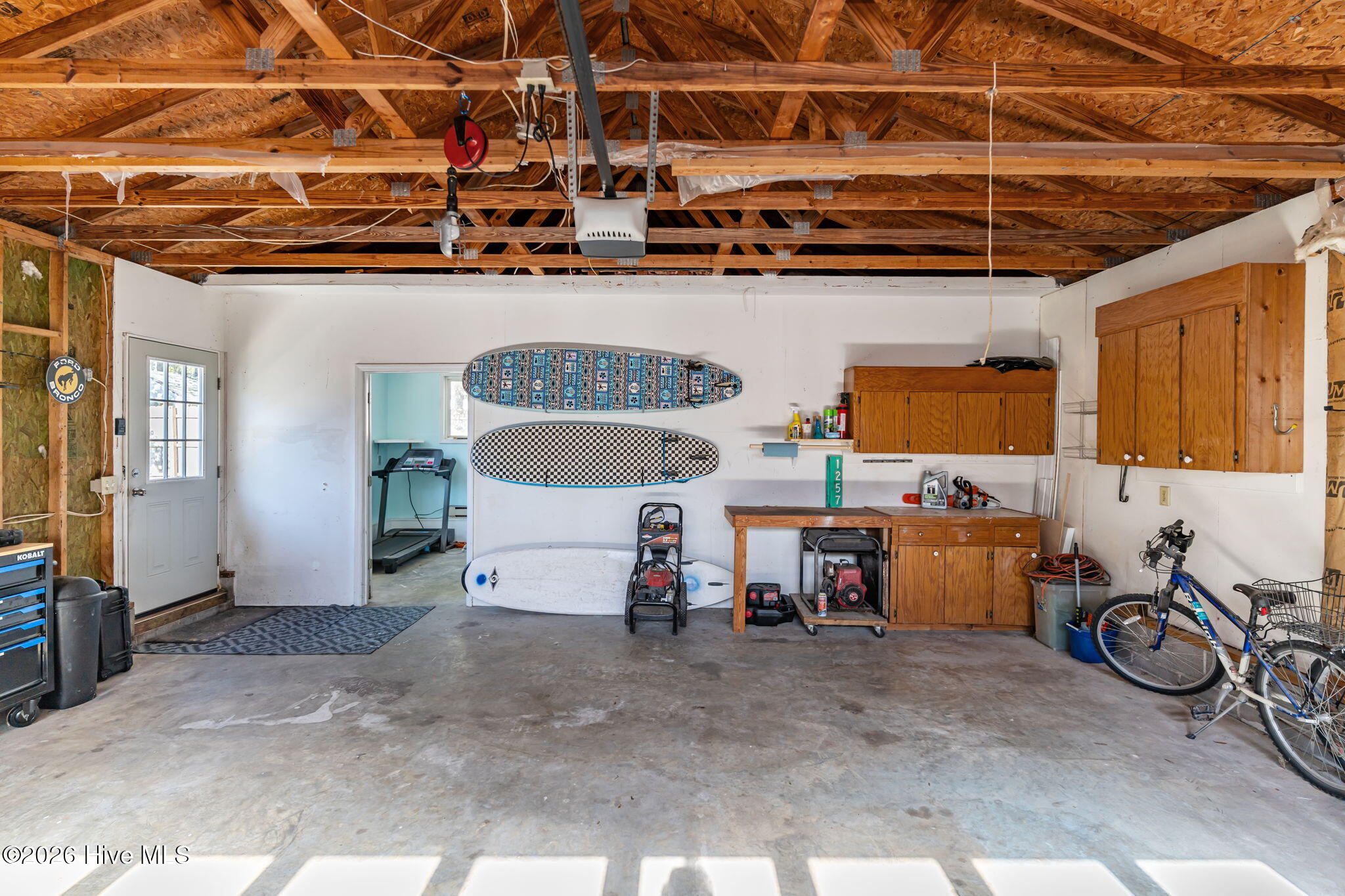 100557804 | Photo 46