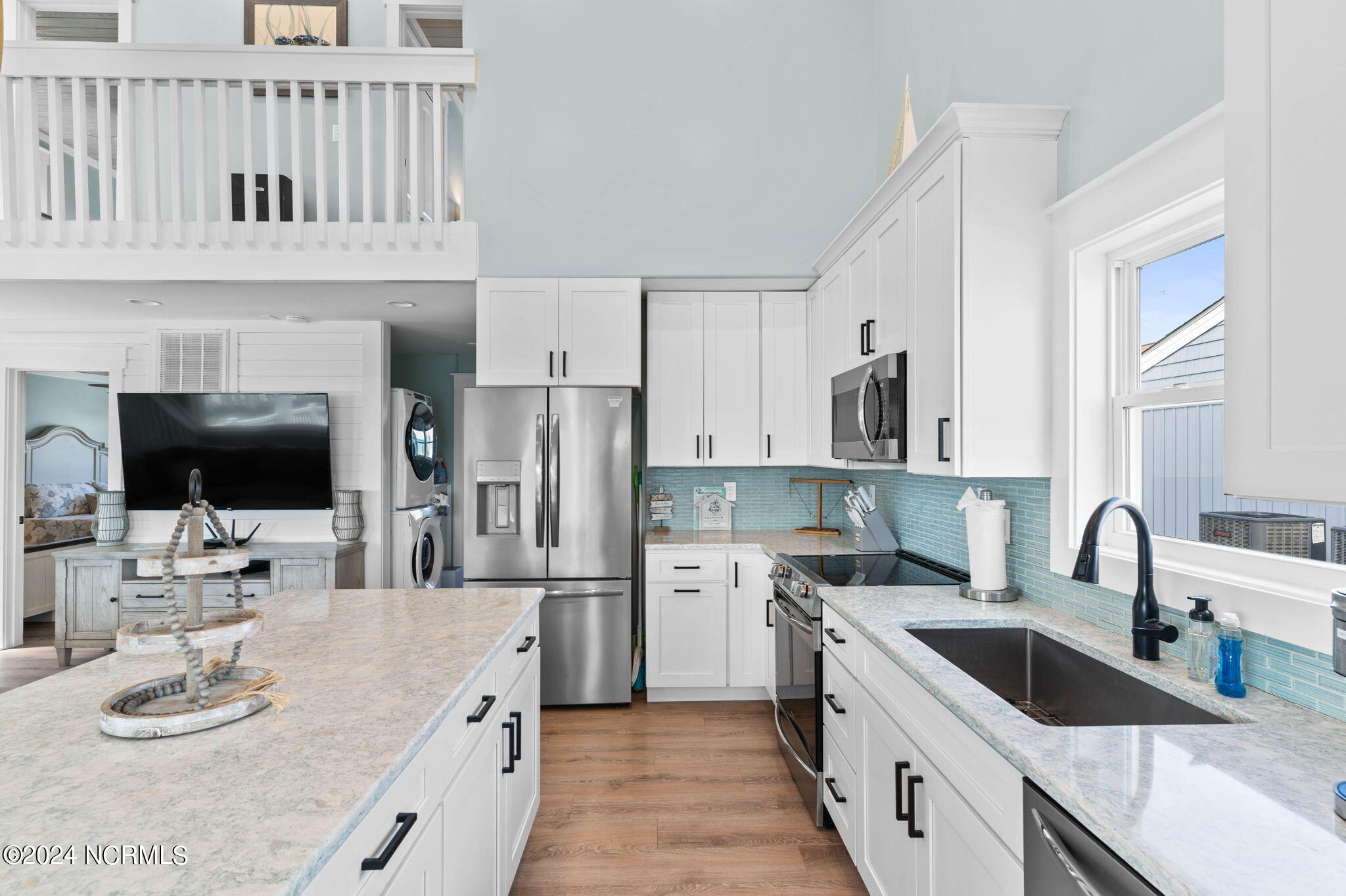 100464984 | Photo 31