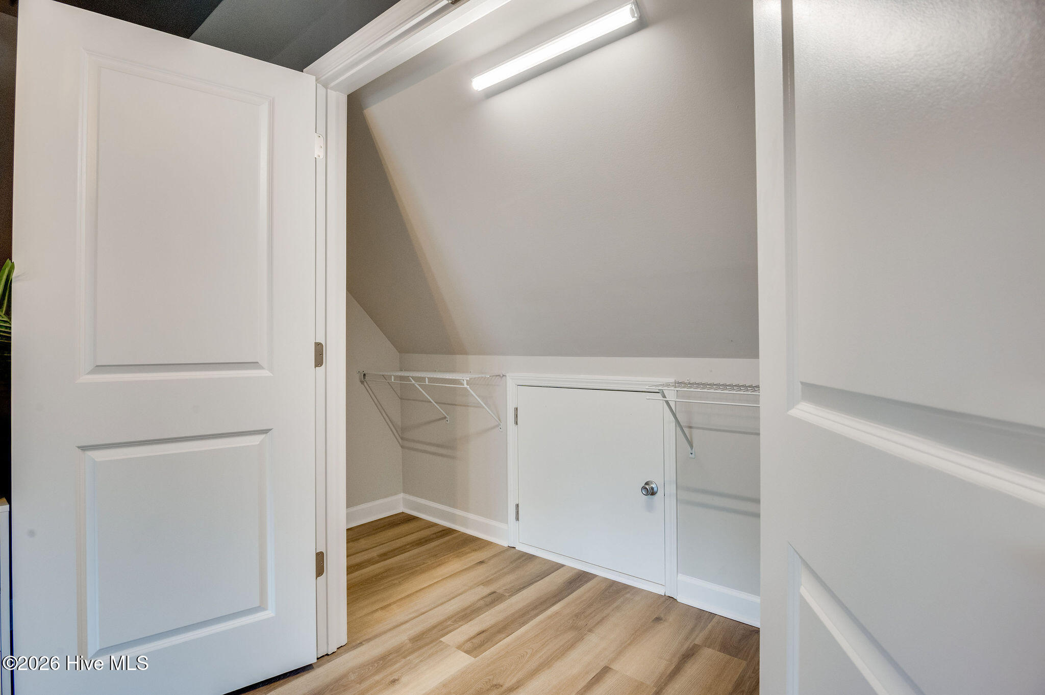 100559948 | Photo 28