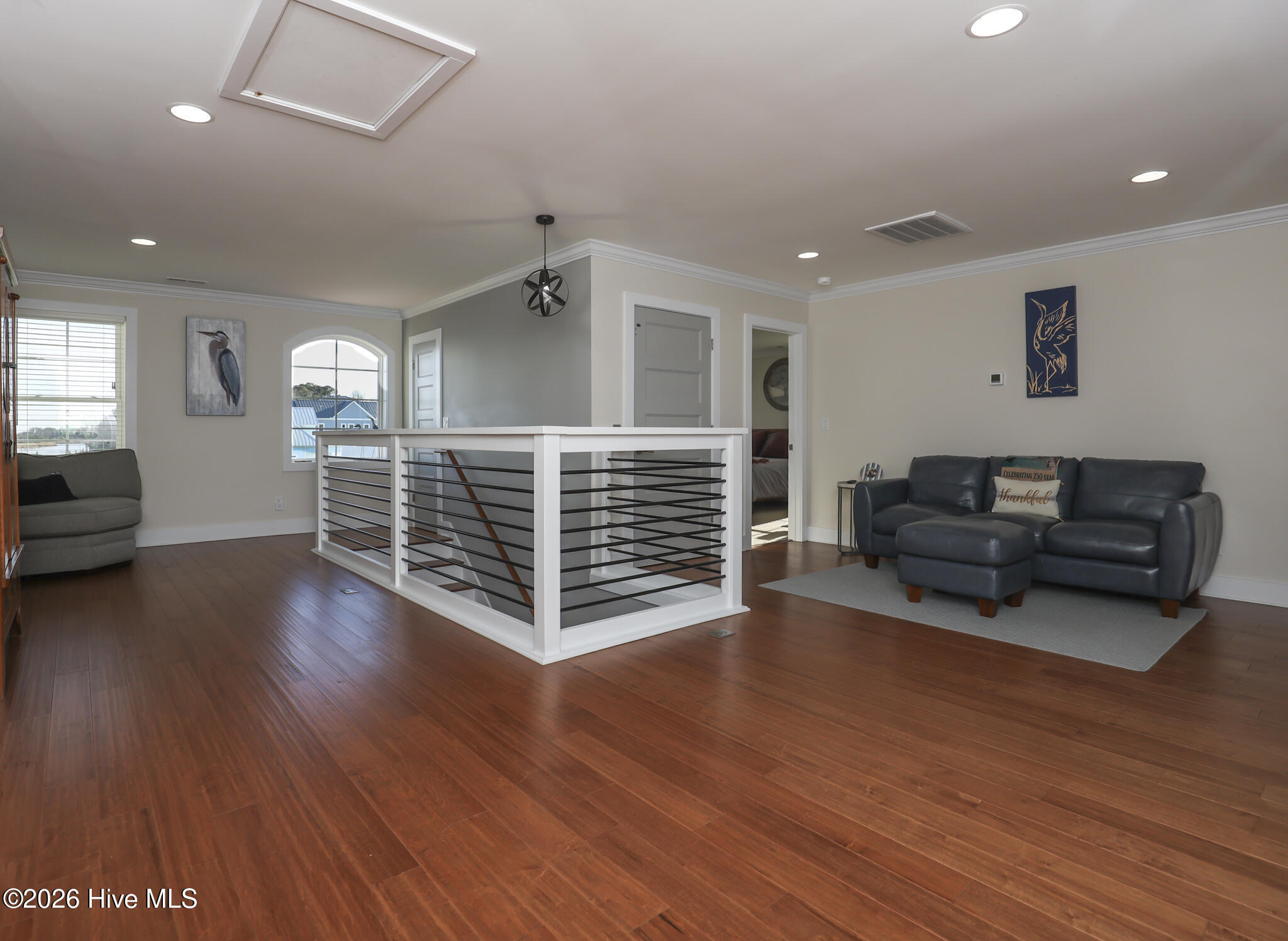 100564297 | Photo 34