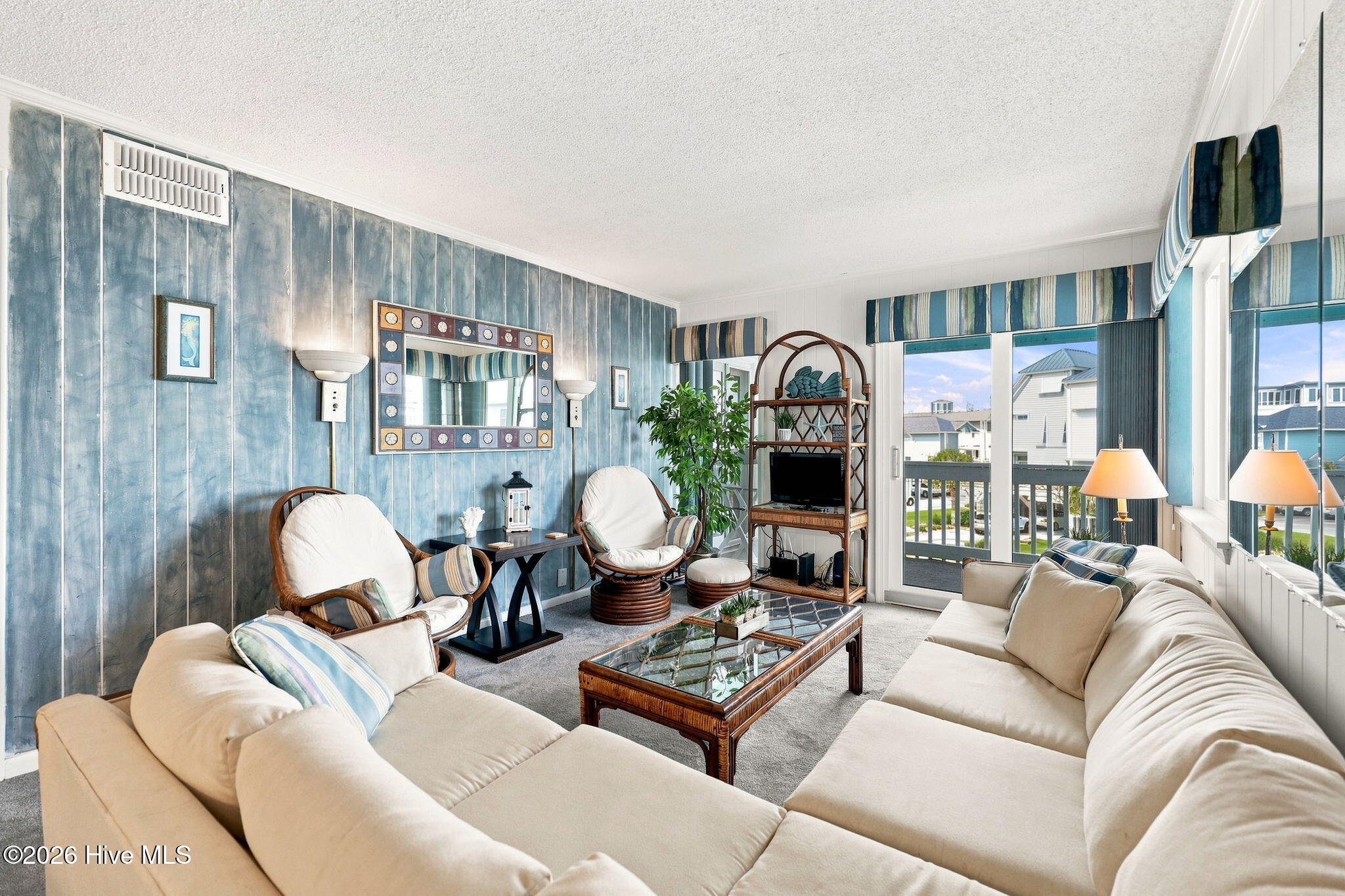 301 Commerce Way 