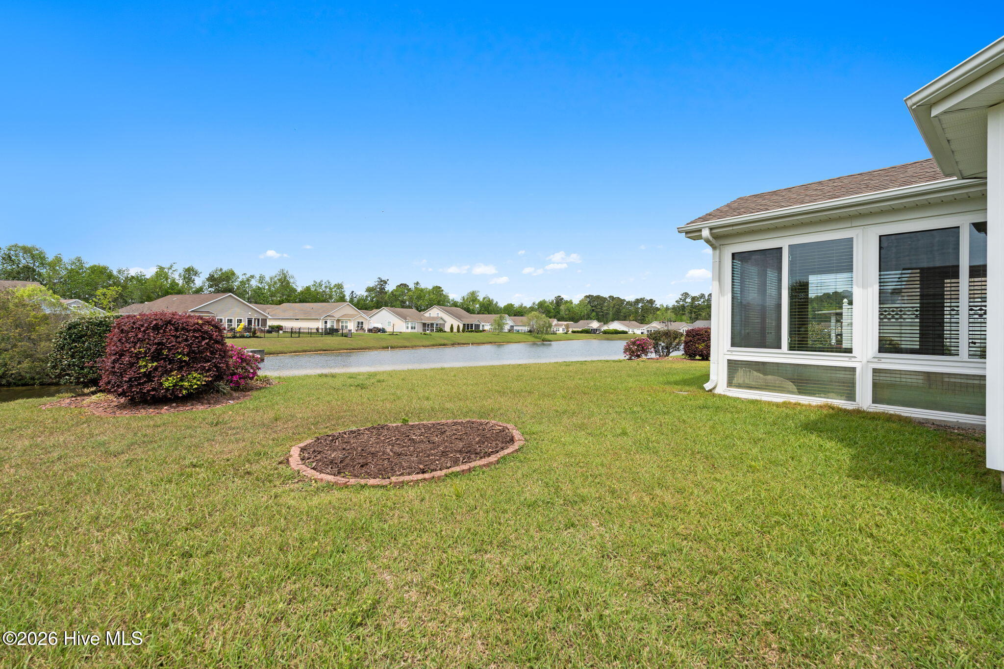 100565577 | Photo 38