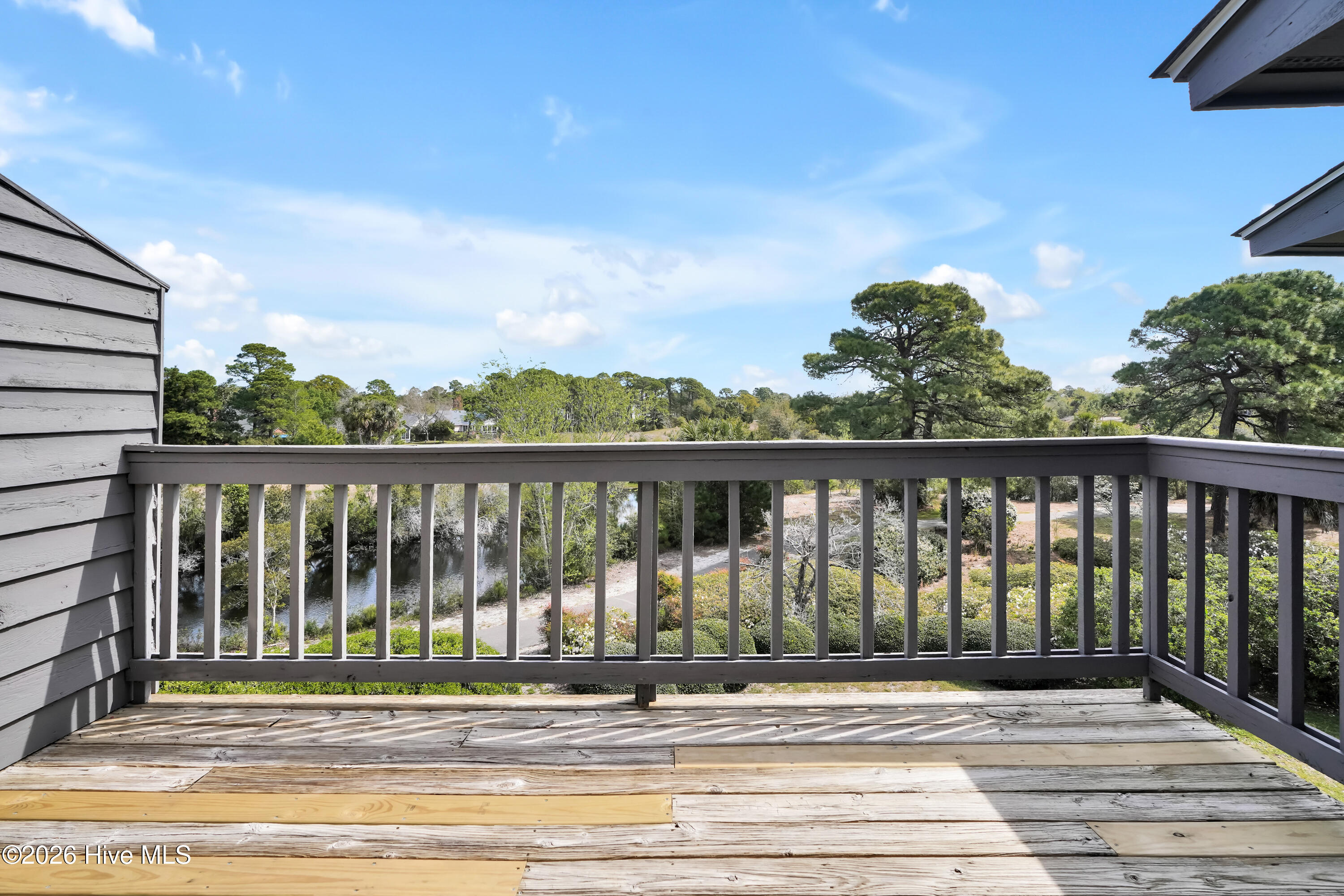 100564940 | Photo 25