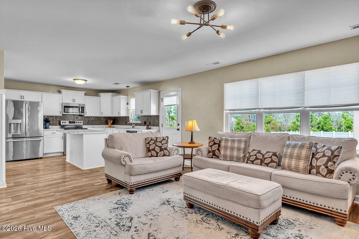 100558993 | Photo 15