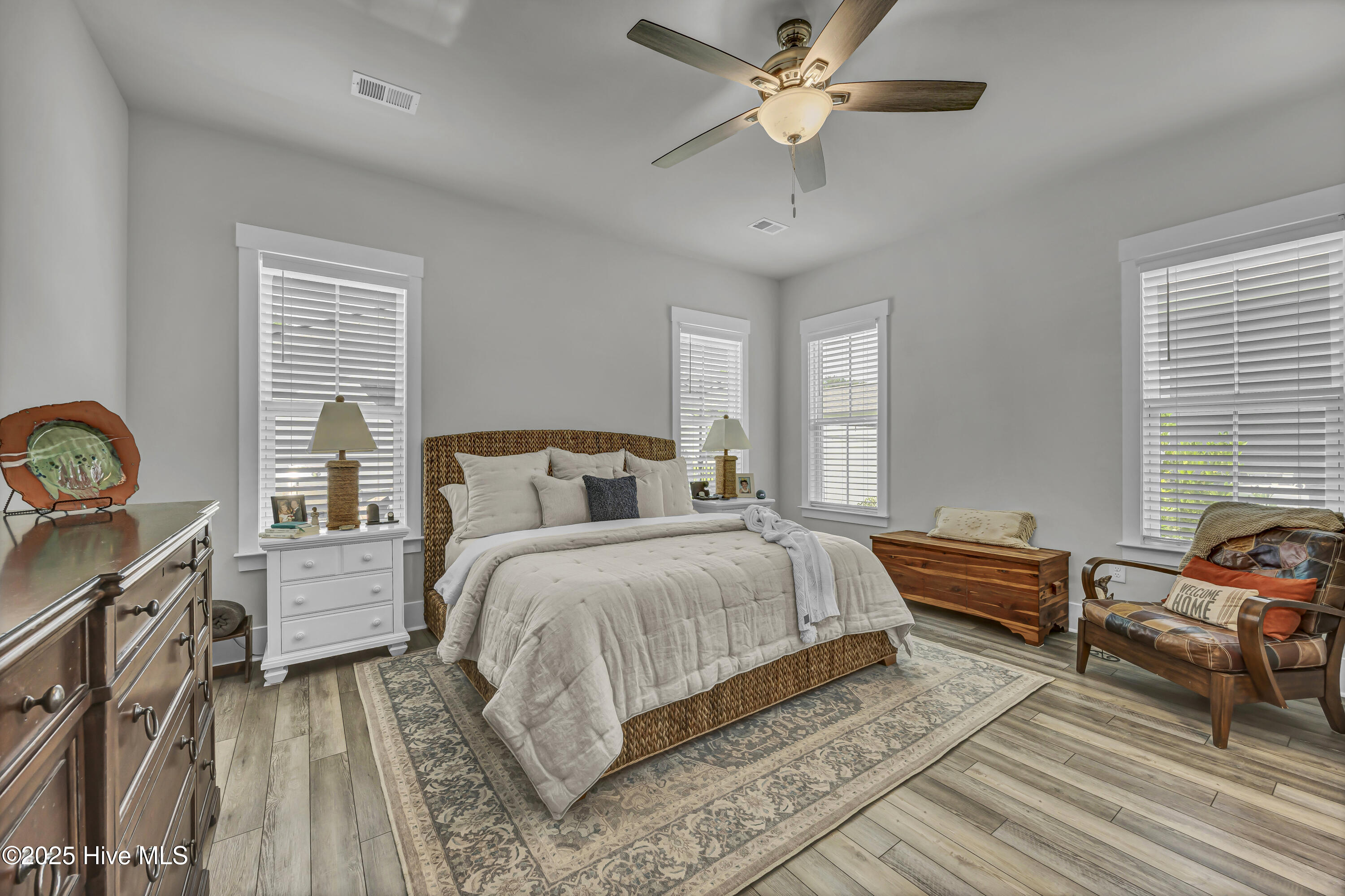 100517426 | Photo 34