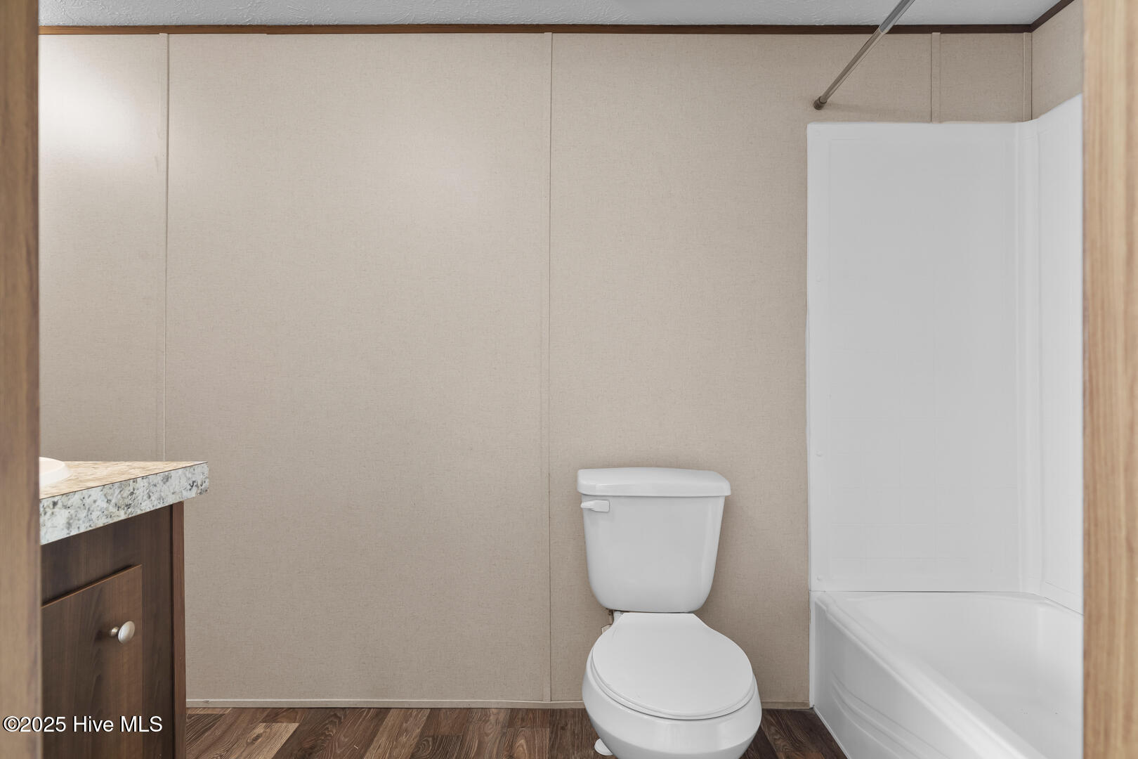 100533118 | Photo 18