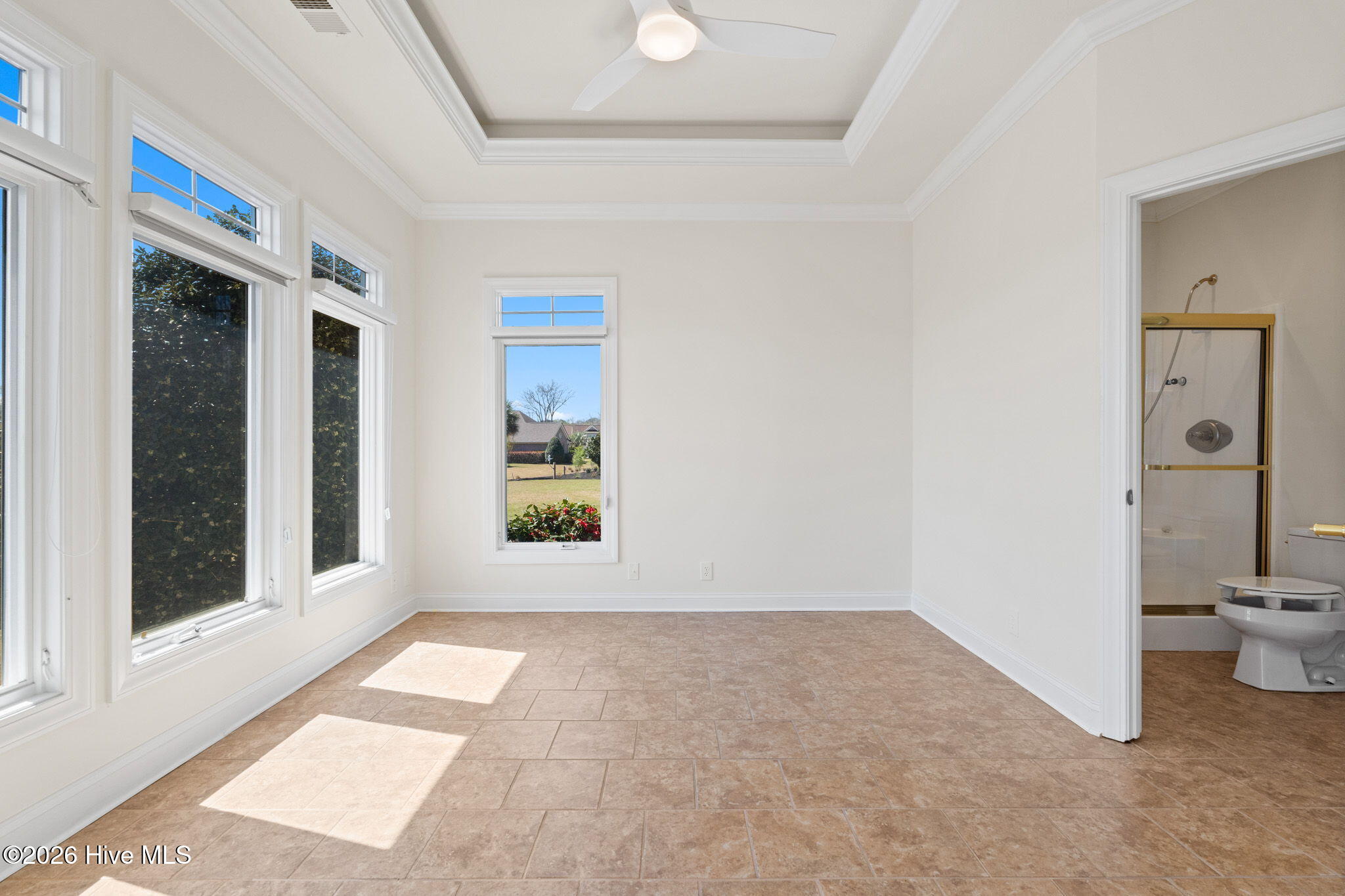 100564967 | Photo 35