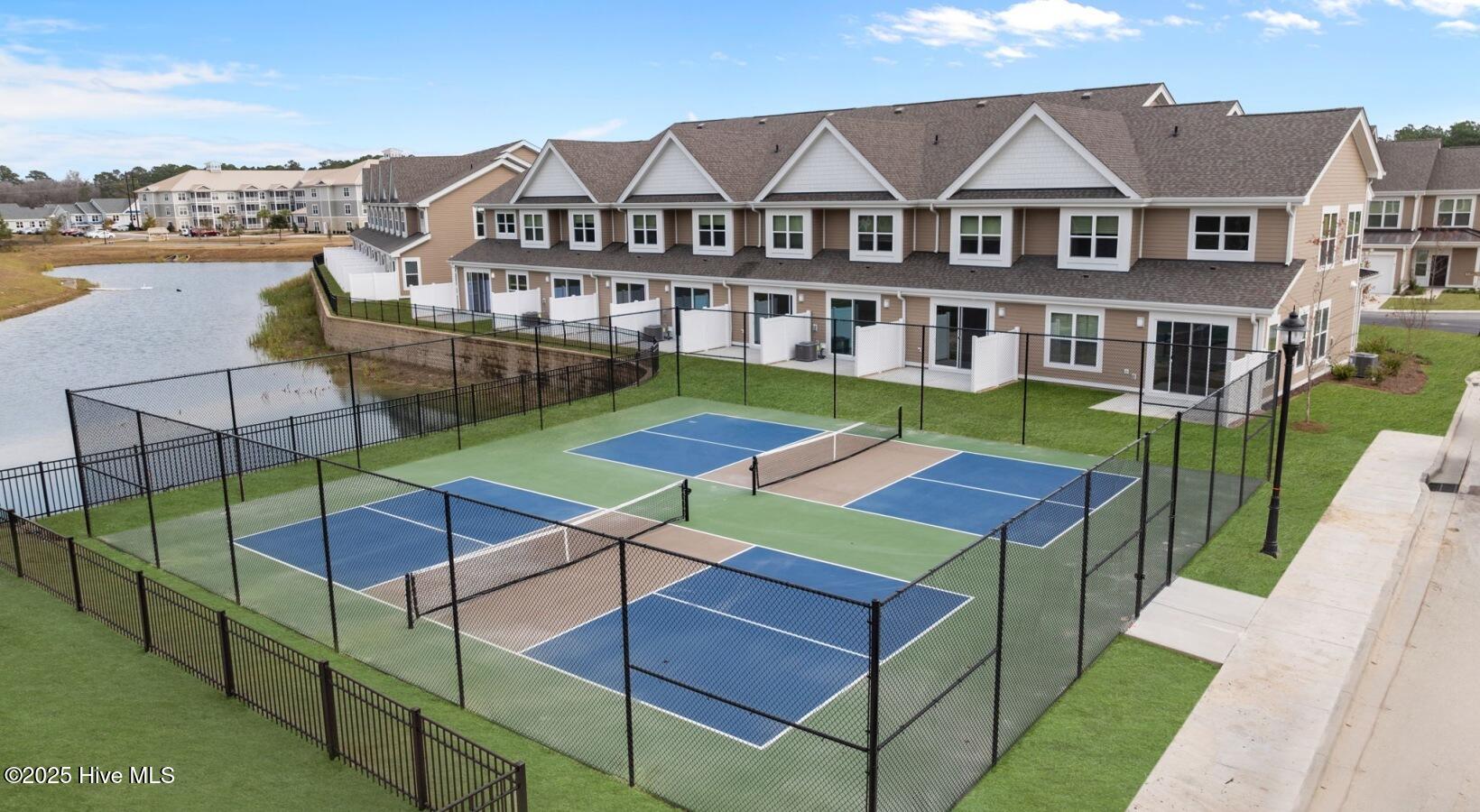 100543623 | Photo 33