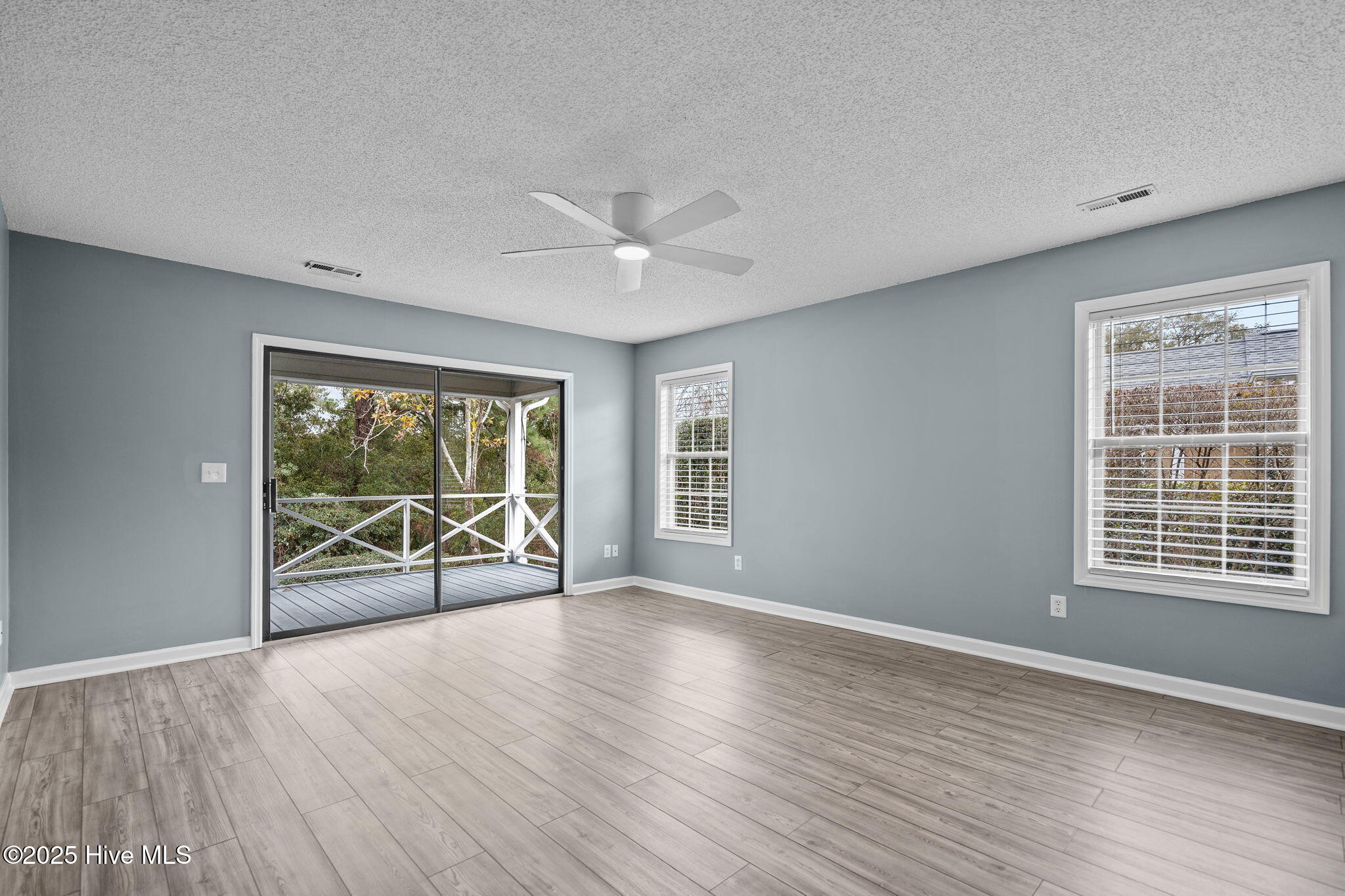 100547152 | Photo 20