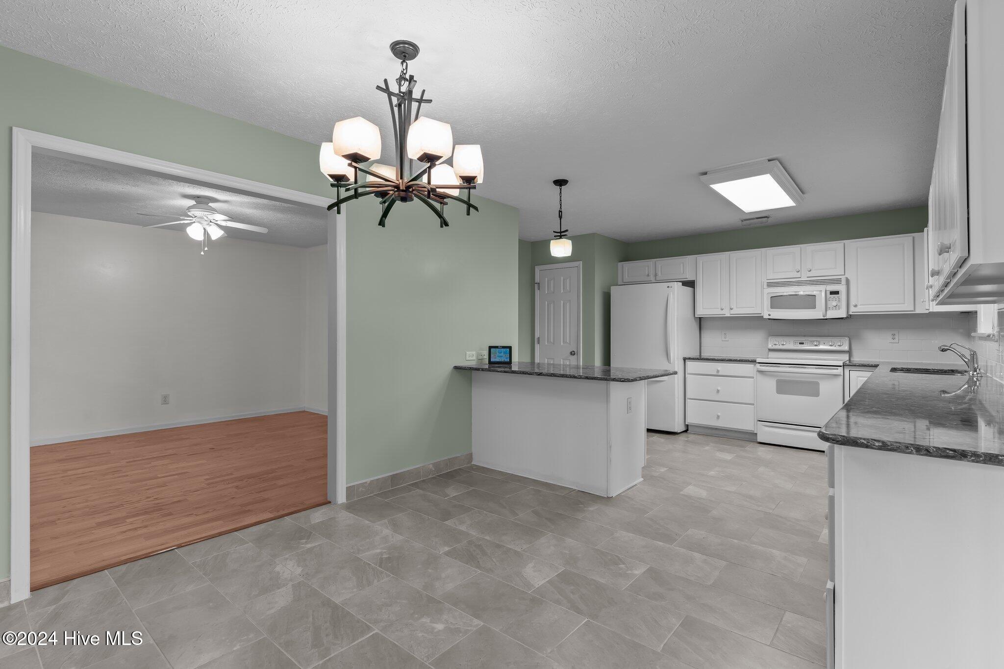 100474458 | Photo 11