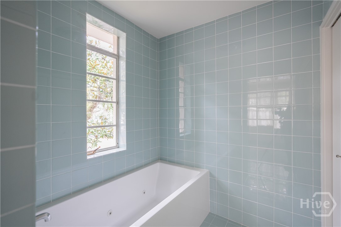 102 E 45th Street, Savannah, GA 31405 Listing Photo  37