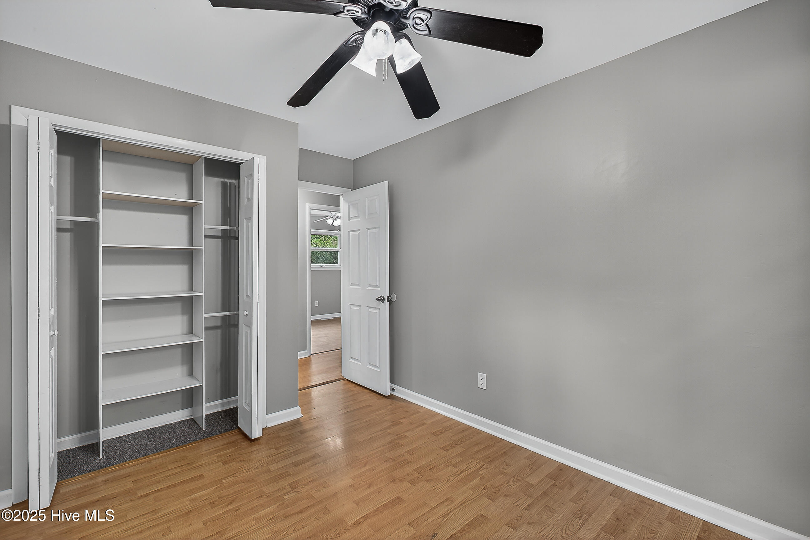 100531663 | Photo 28