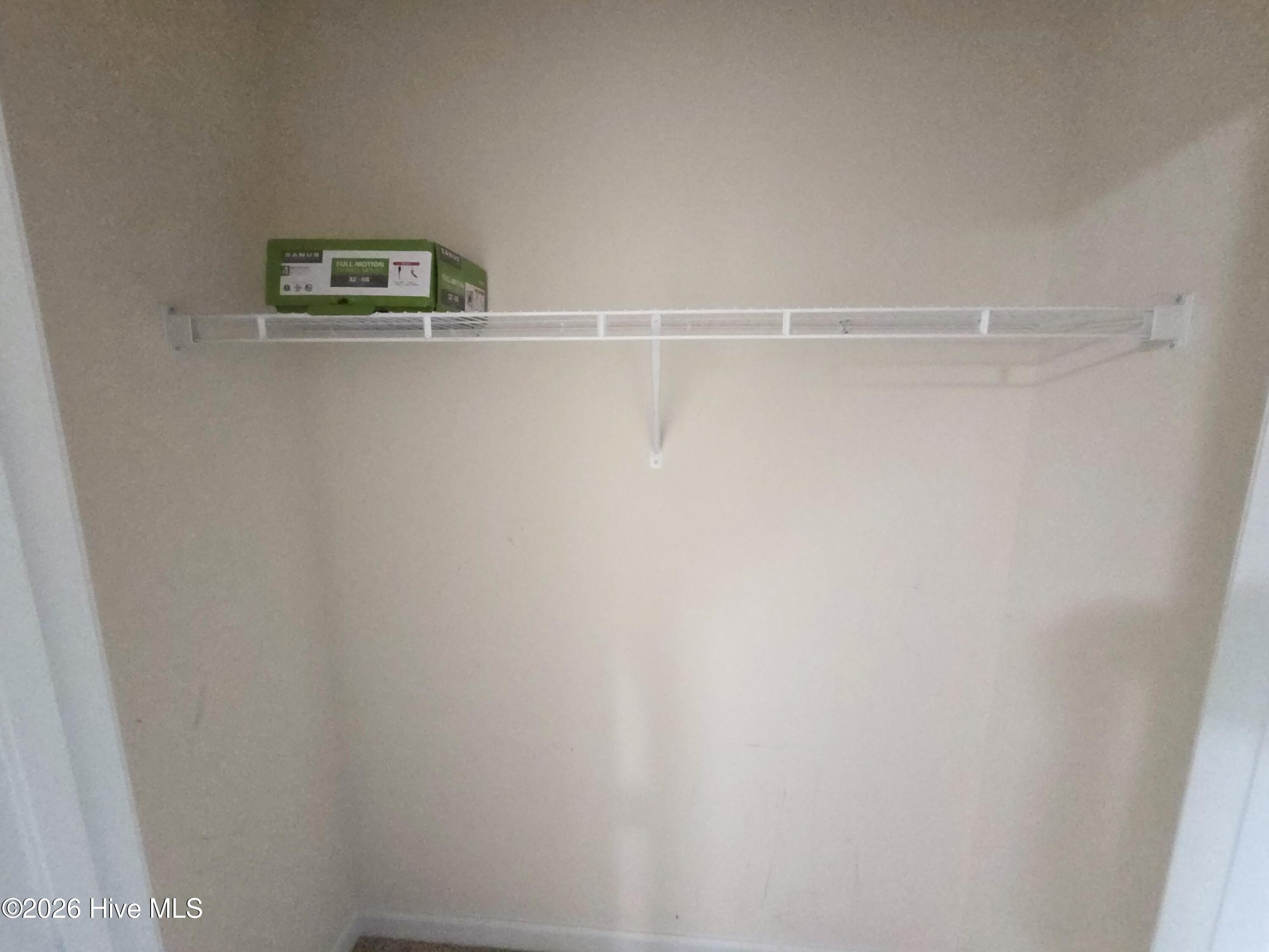 100527843 | Photo 66