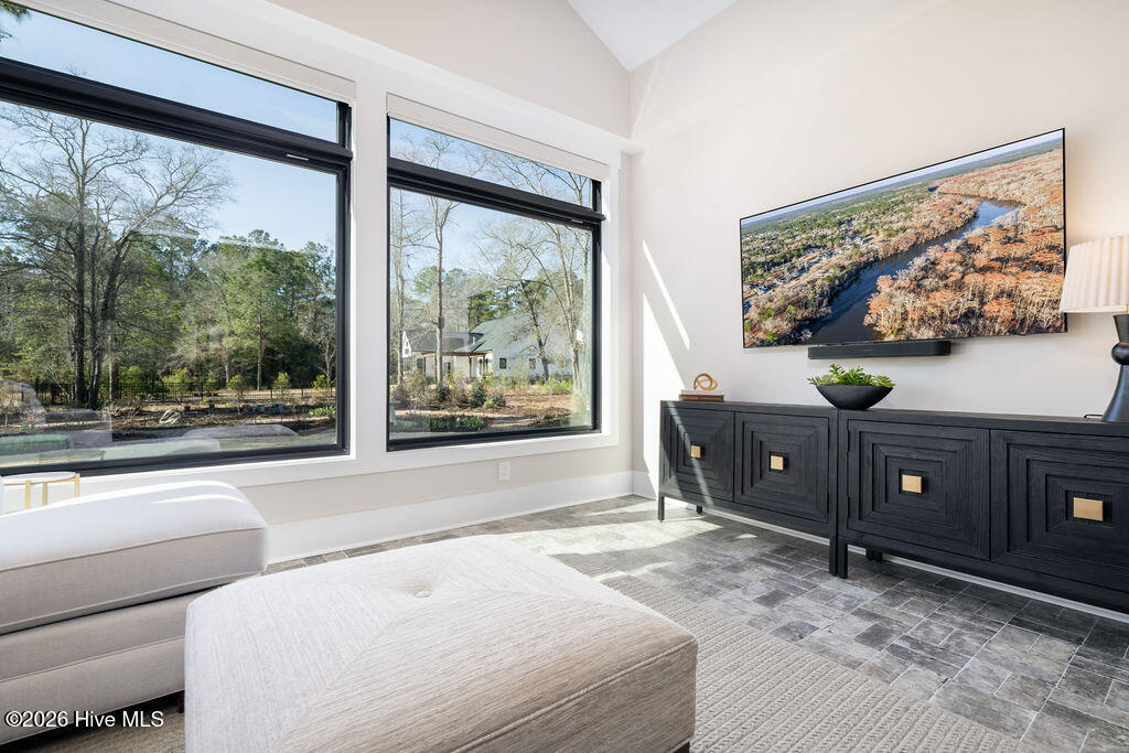 100558848 | Photo 13