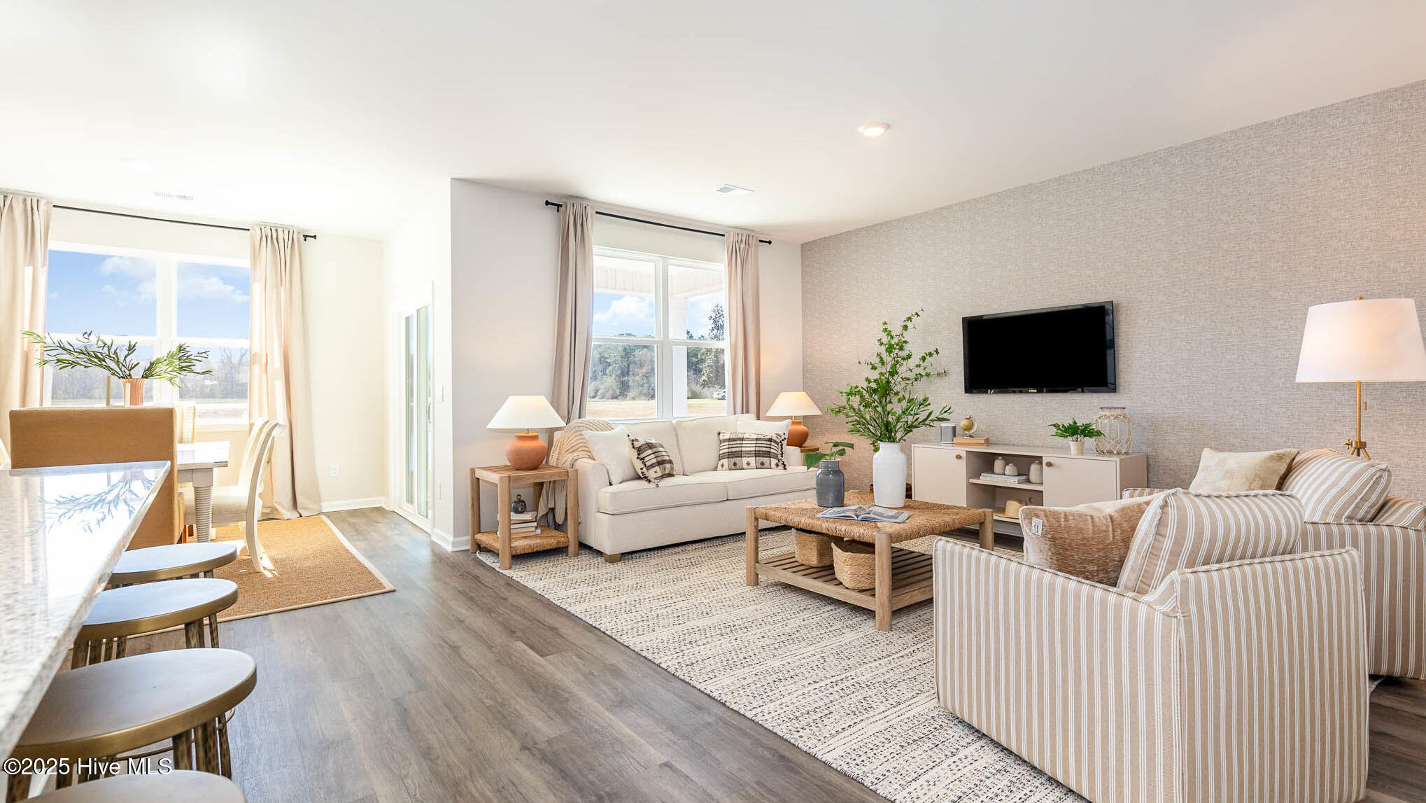 100510304 | Photo 12