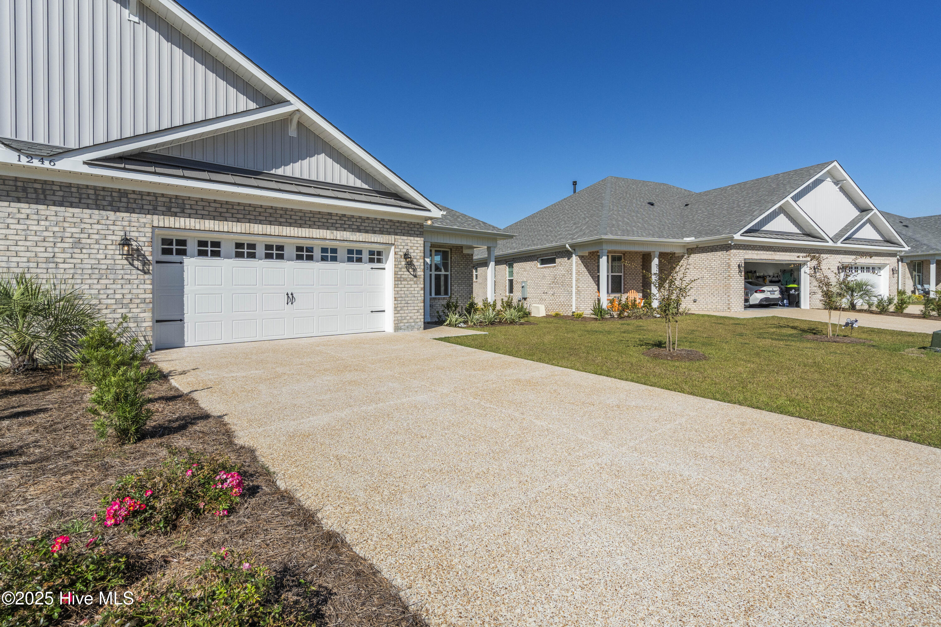 100522152 | Photo 43