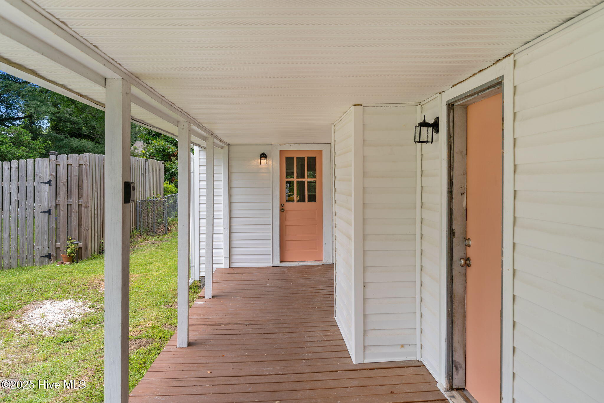 100556871 | Photo 44