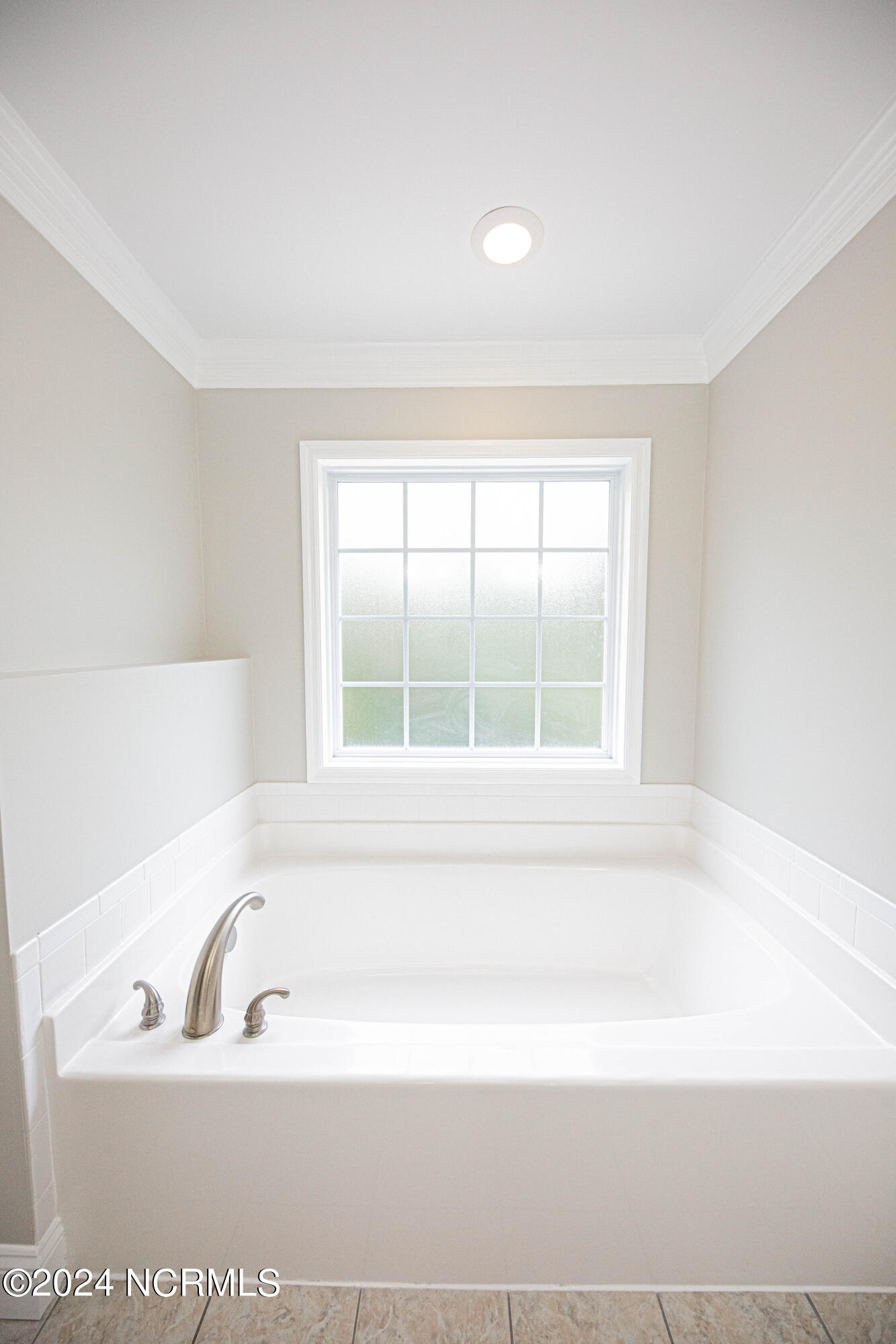 100566053 | Photo 36