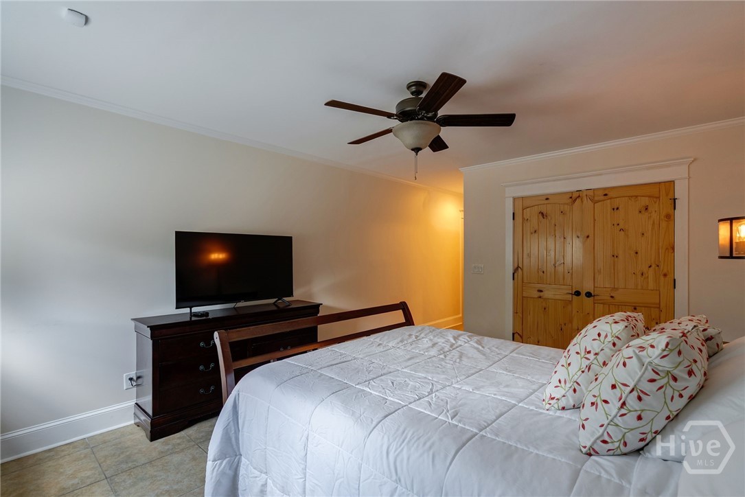 terrace level bedroom 2