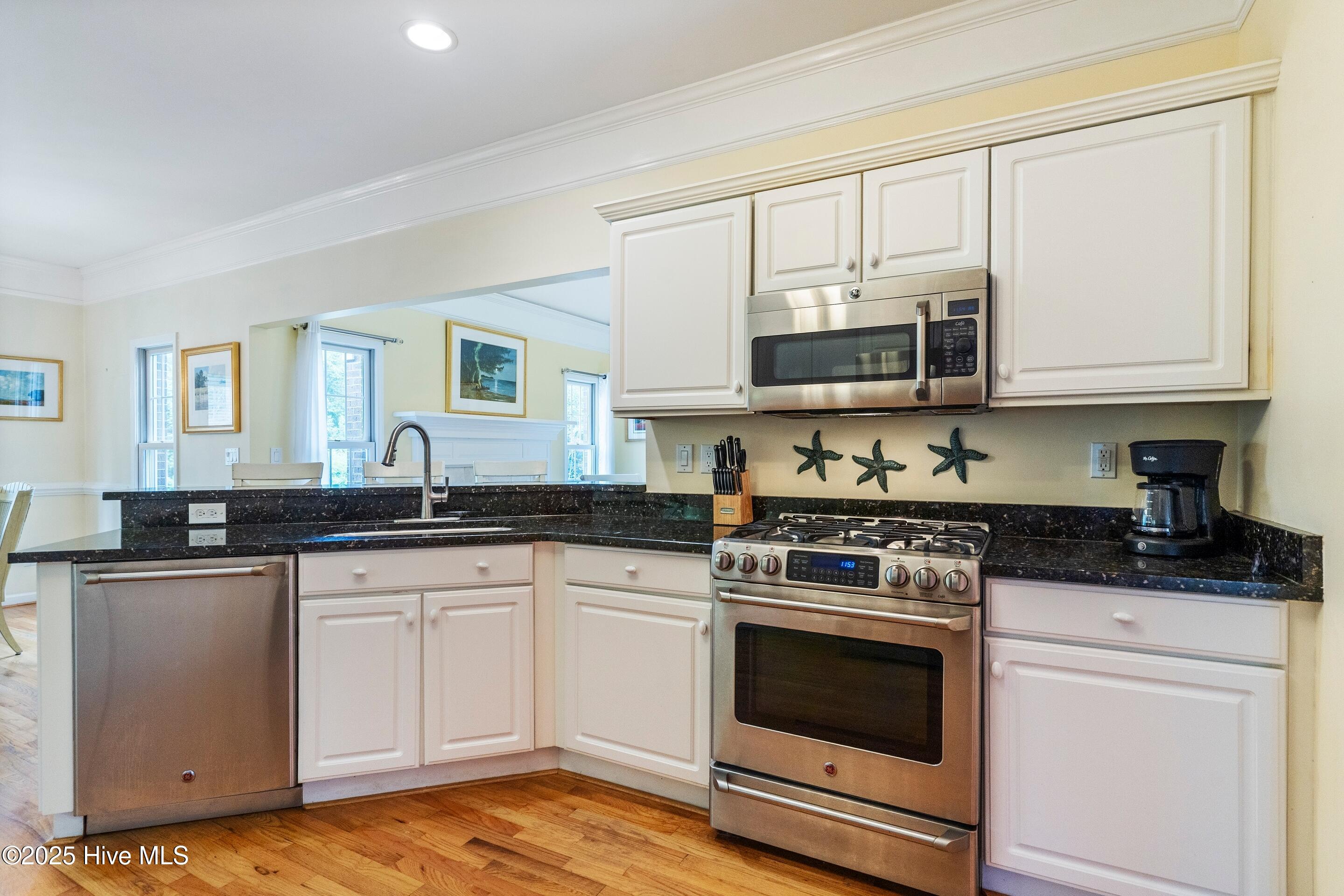 100530044 | Photo 12