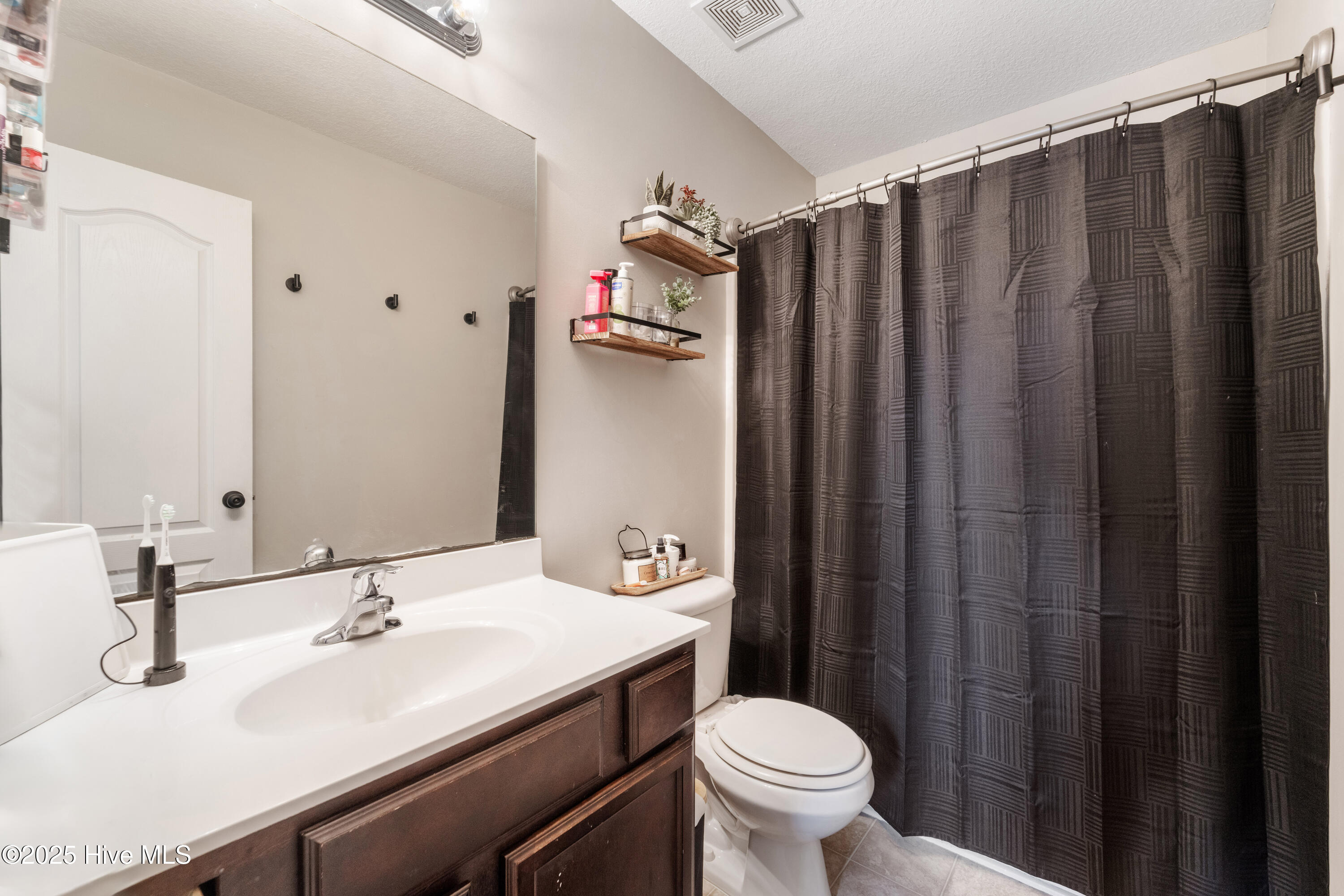 100539318 | Photo 13