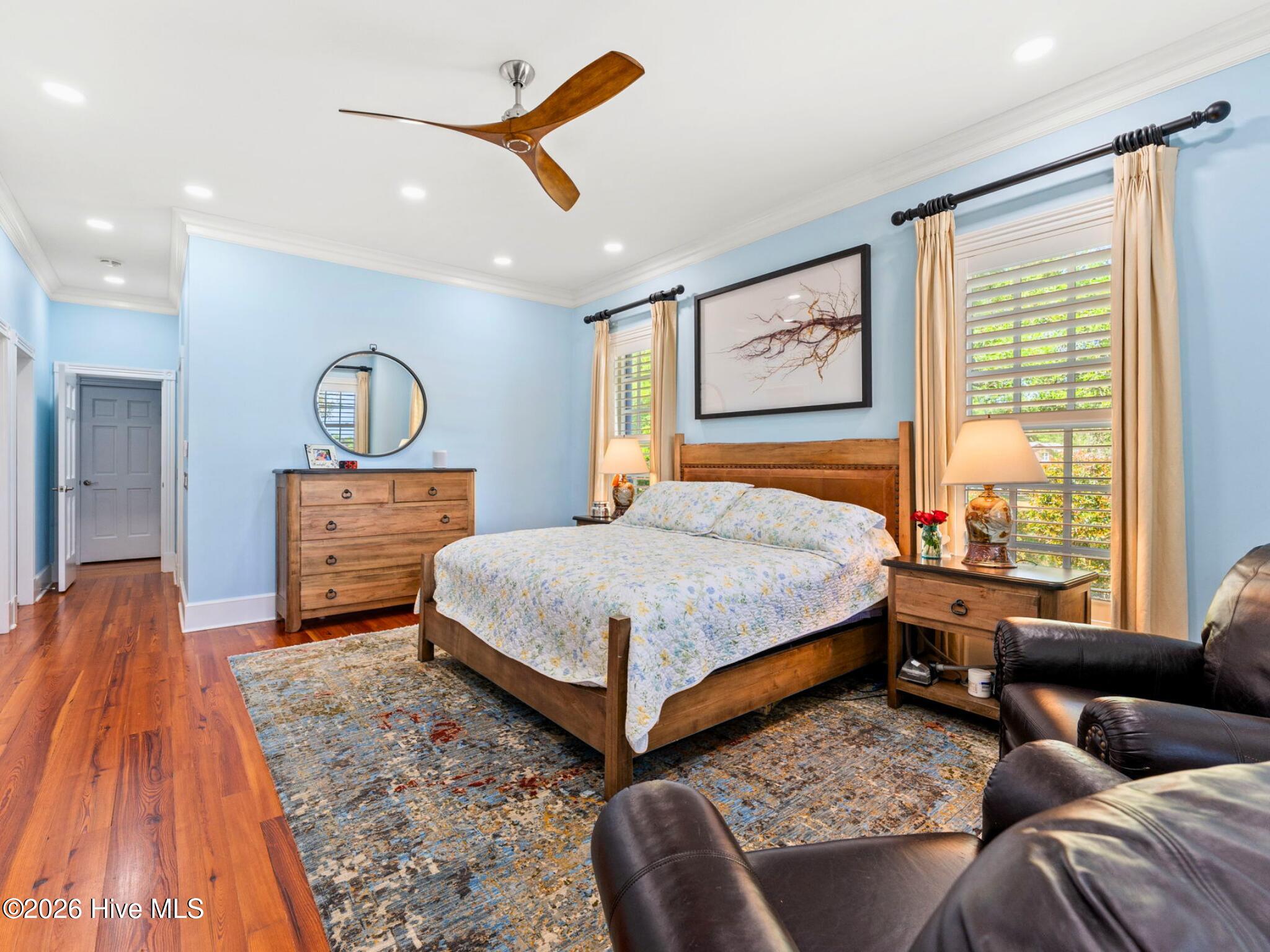 100568629 | Photo 33