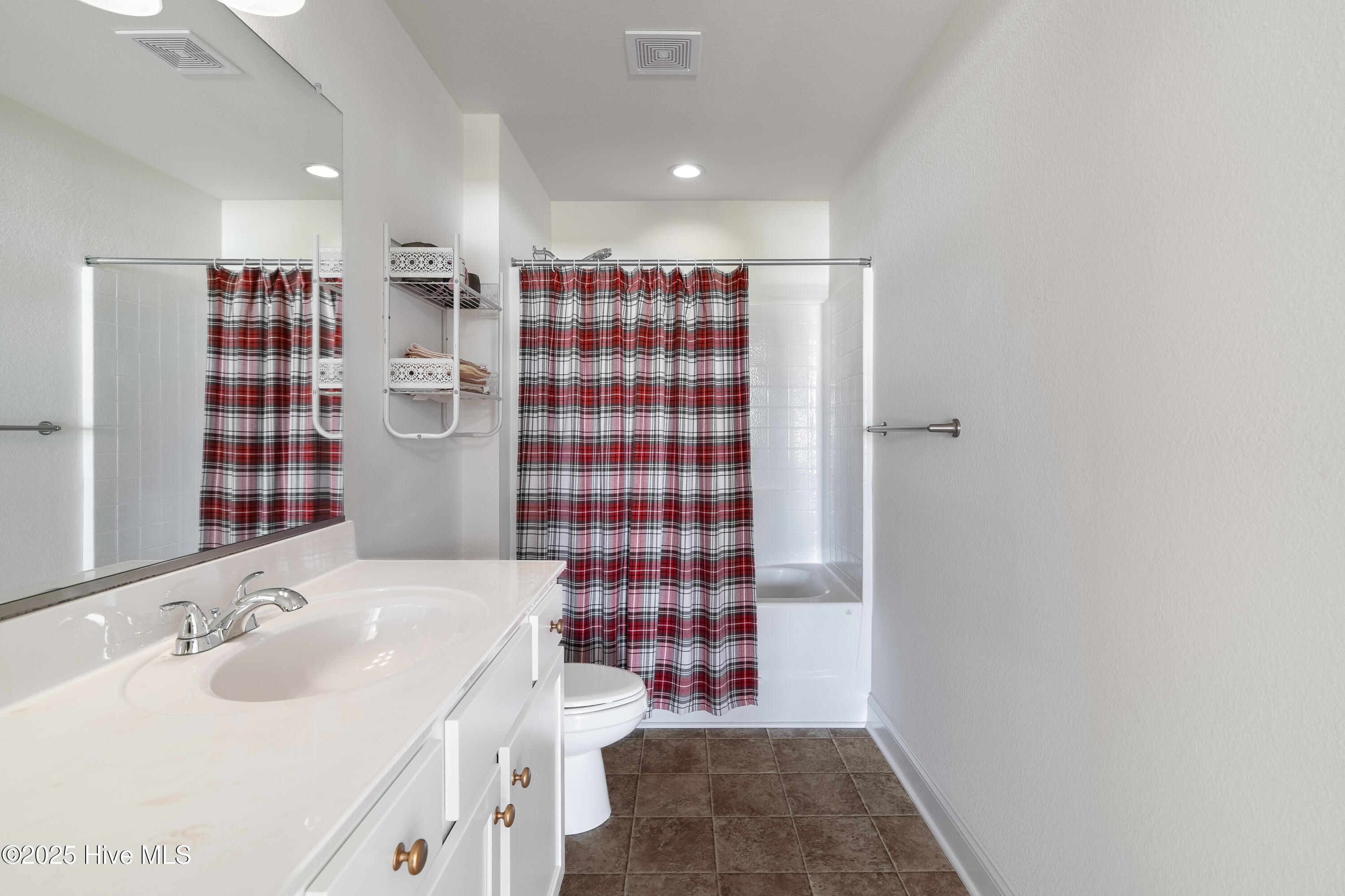 300 Farmstead Loop, Moyock, NC, 27958