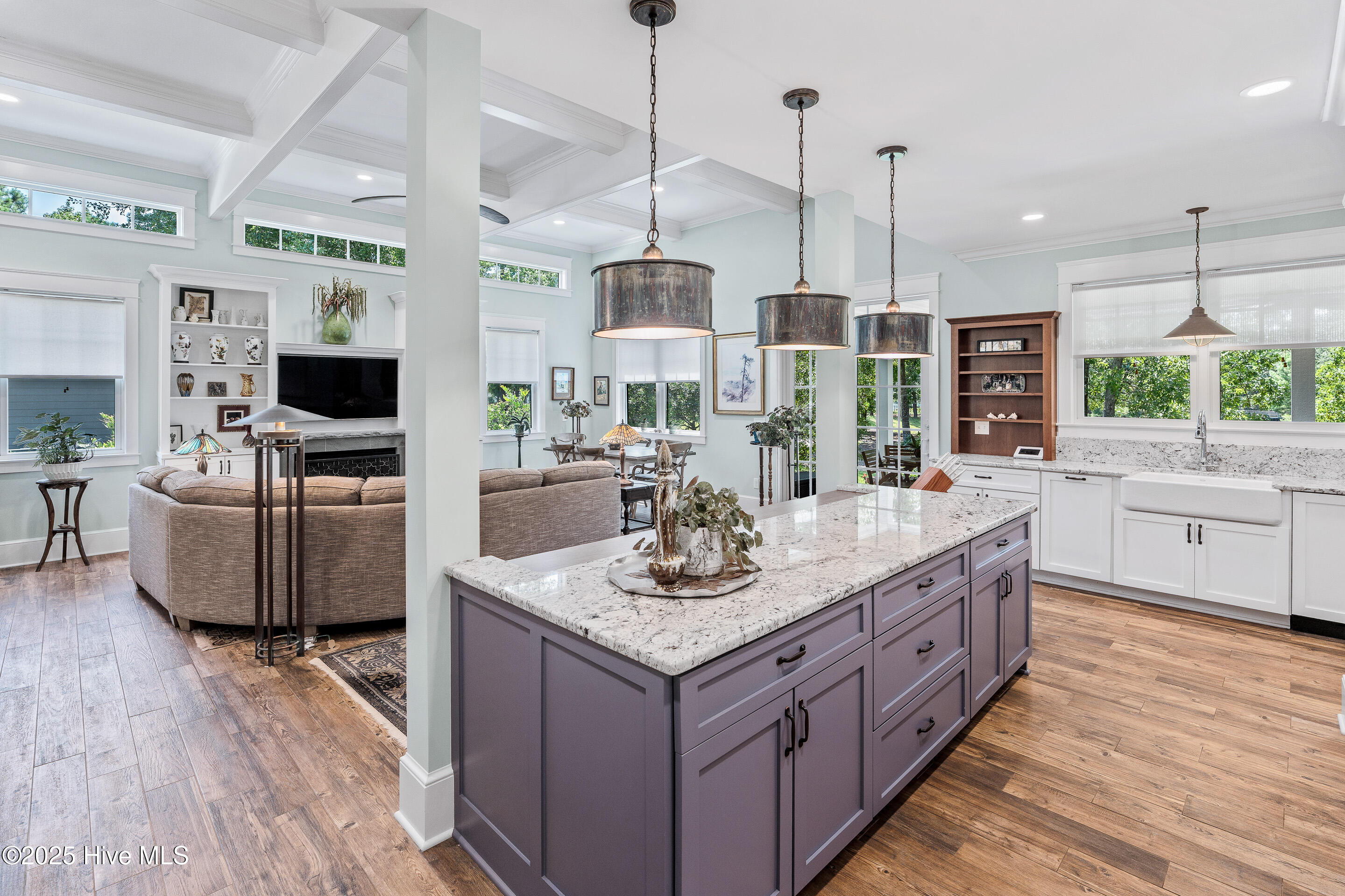 100522220 | Photo 22