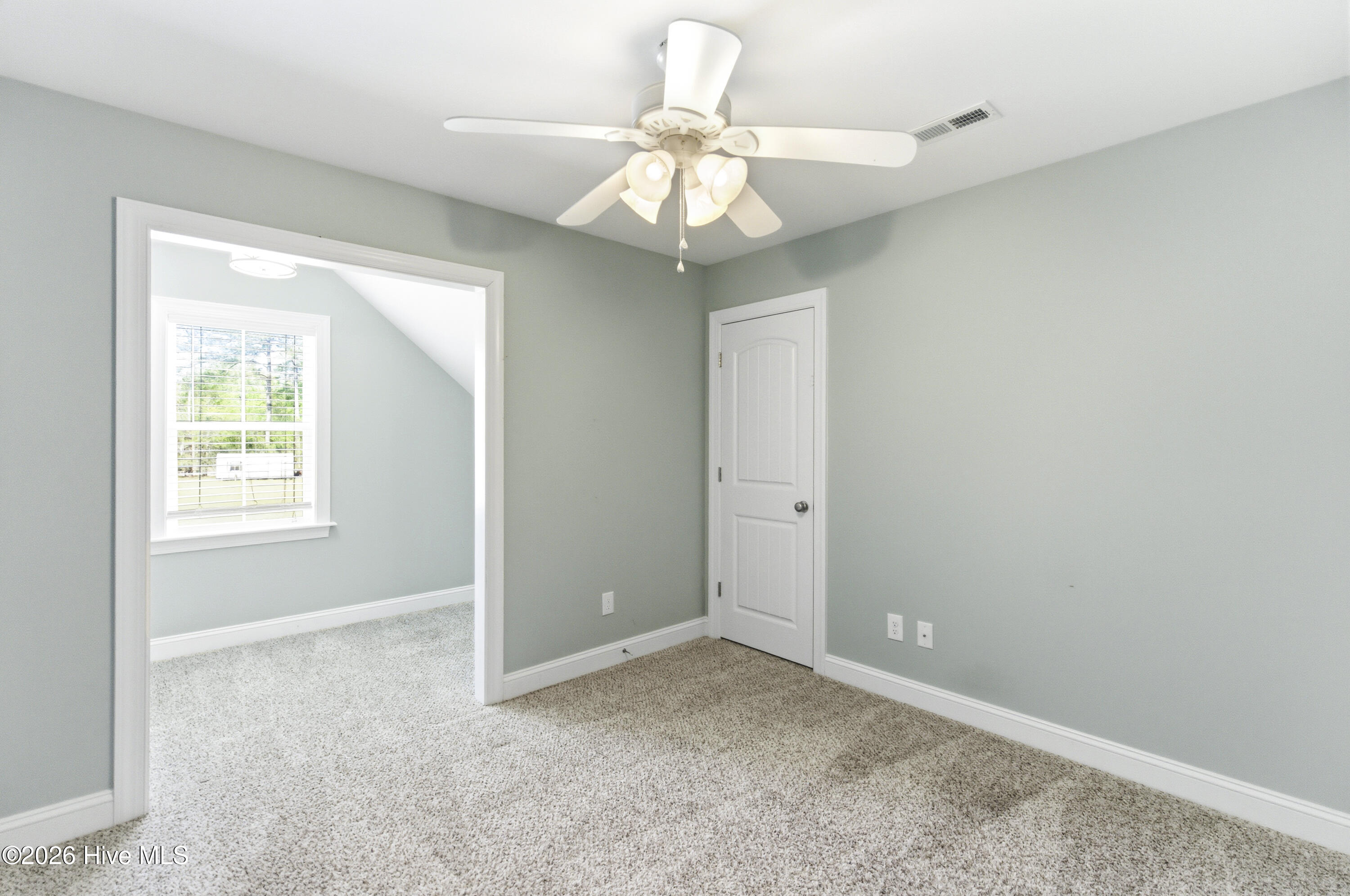 100566364 | Photo 38