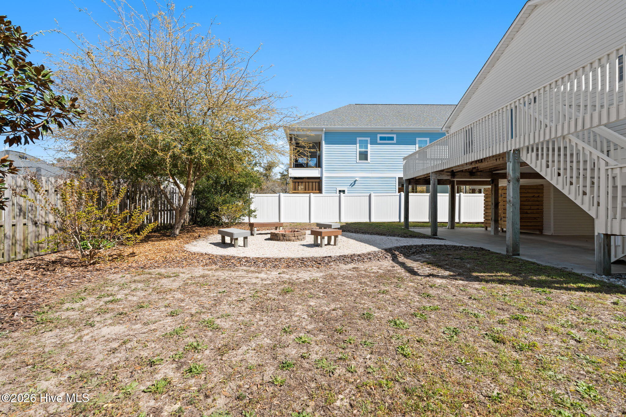 100553863 | Photo 48