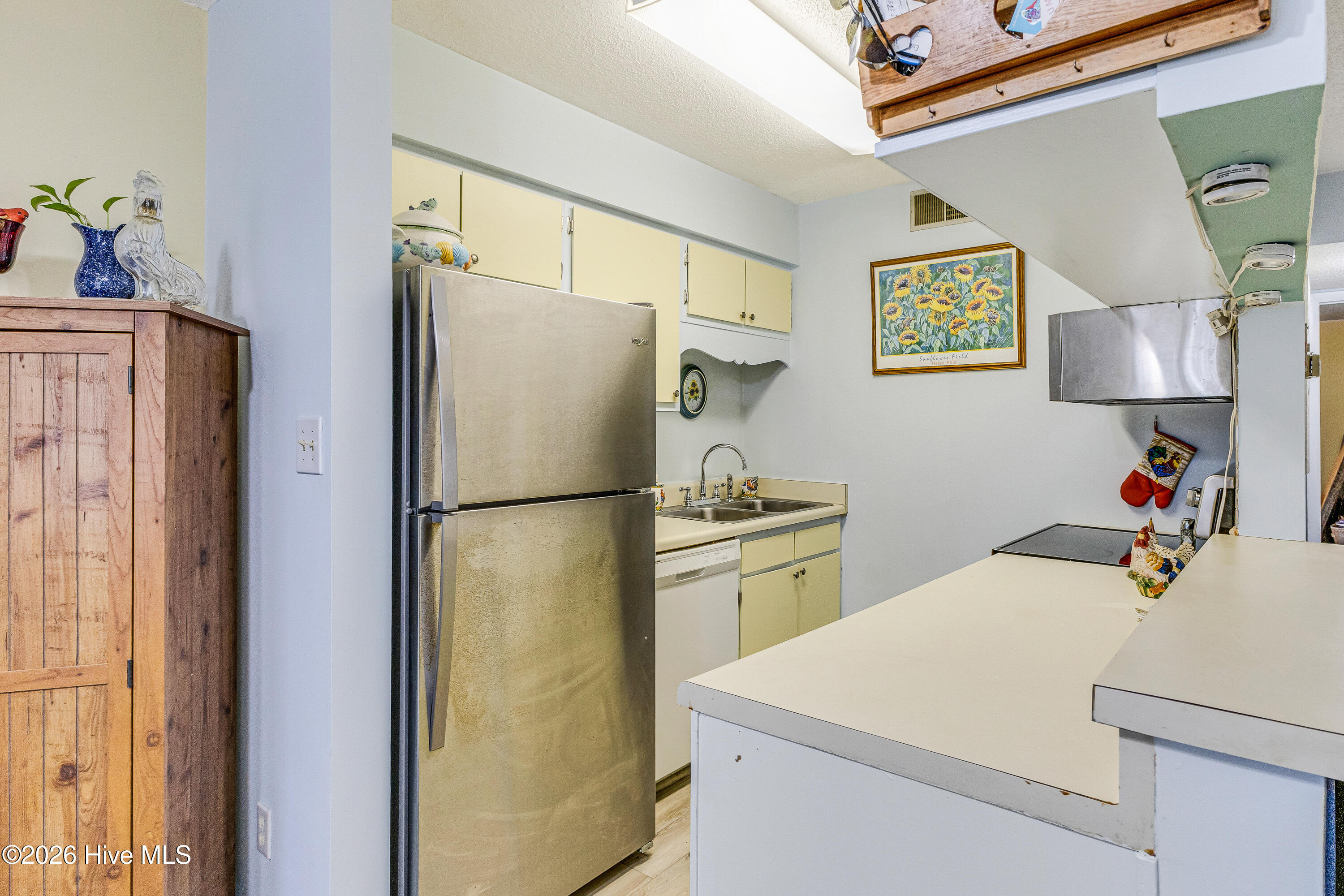 100556159 | Photo 11