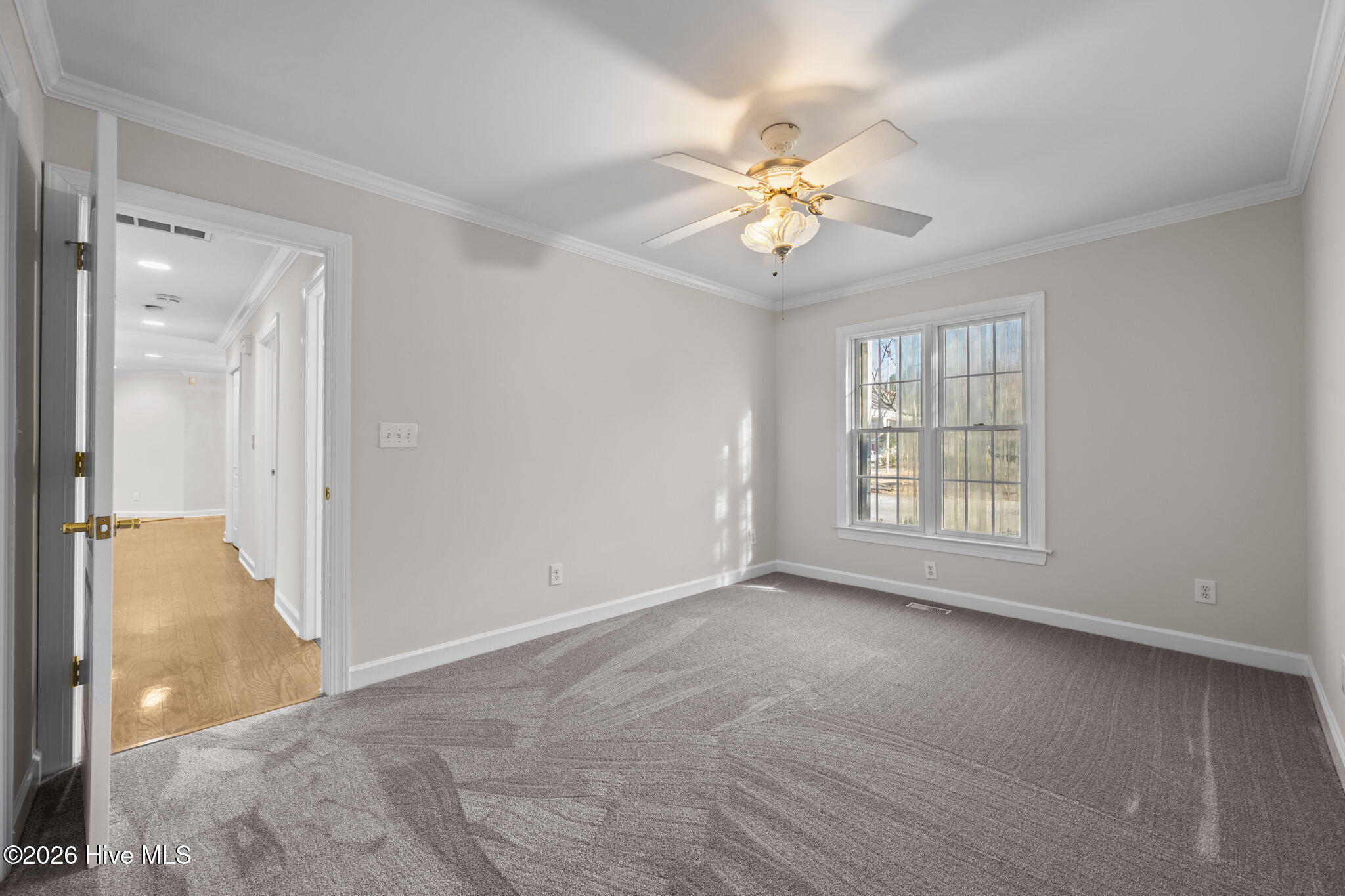 100542324 | Photo 49