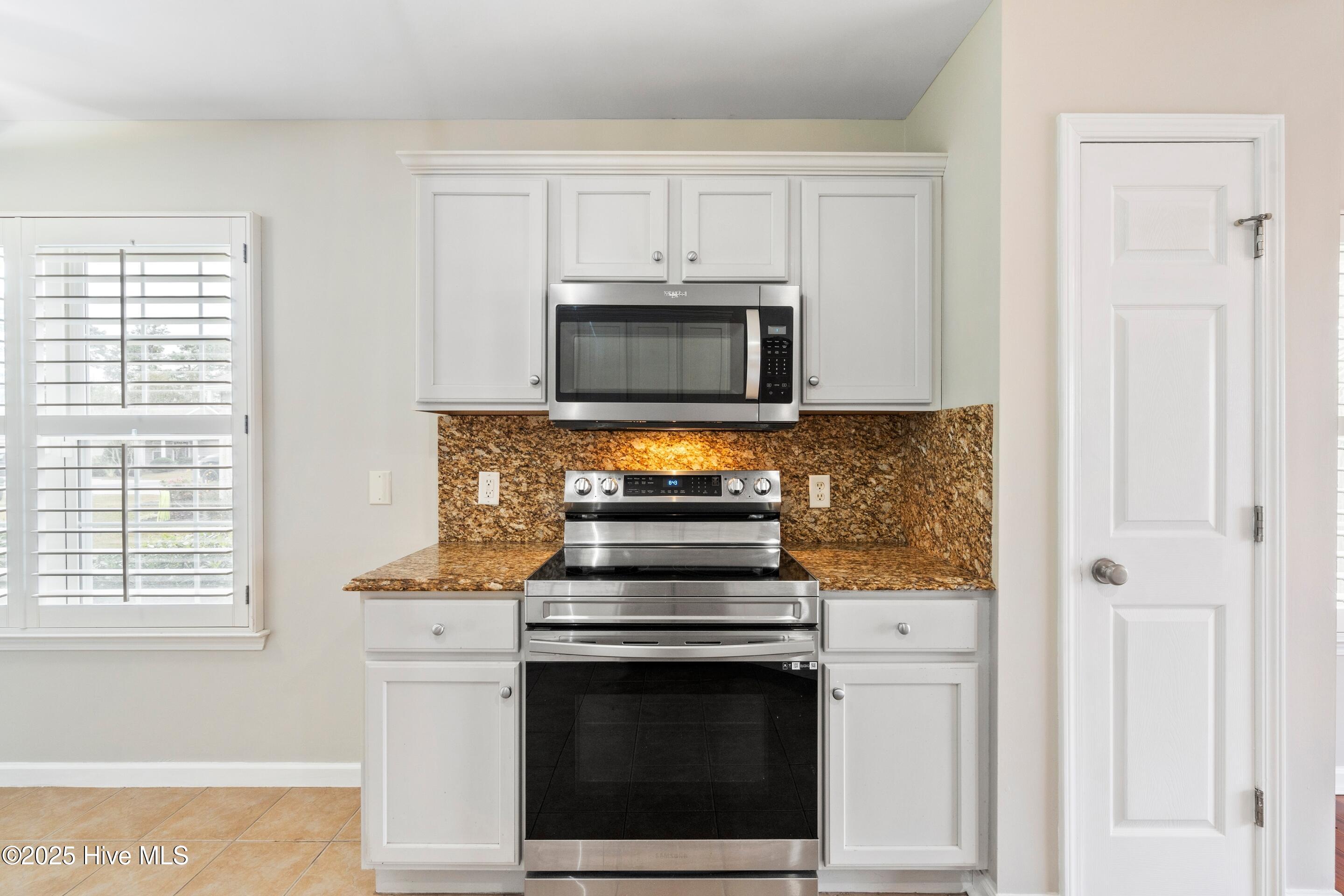 100538877 | Photo 16