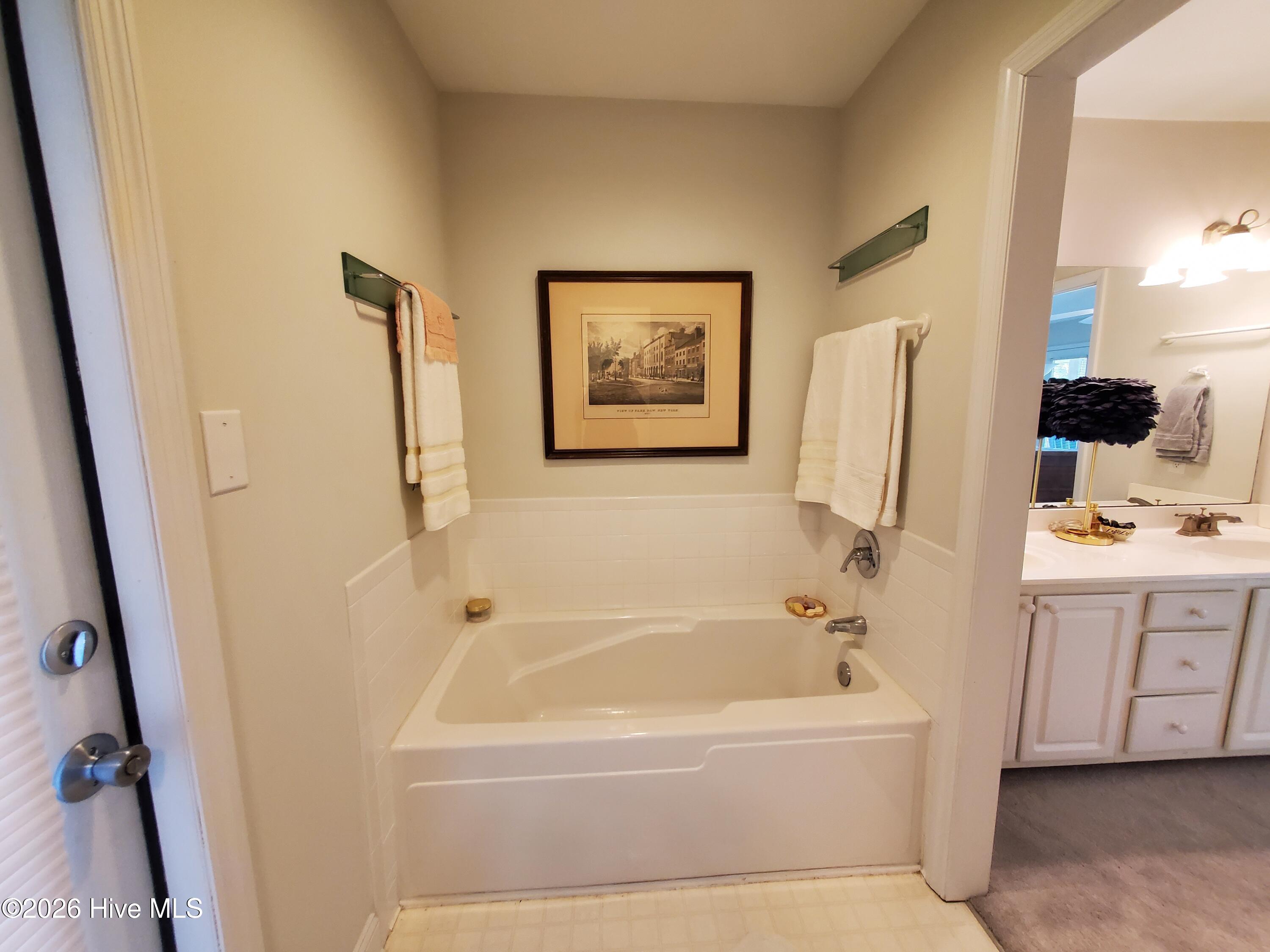 100560491 | Photo 59