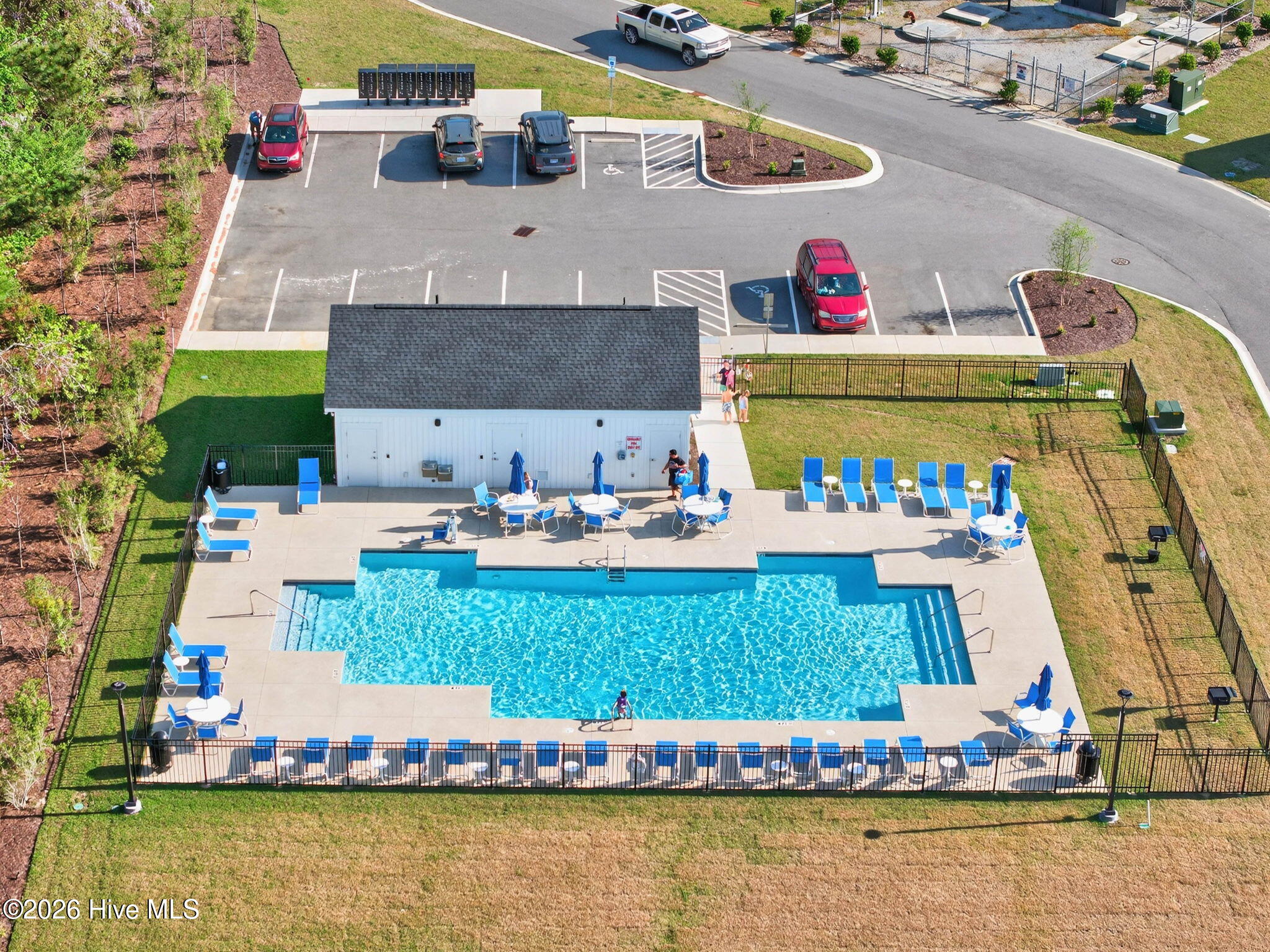 100564672 | Photo 50