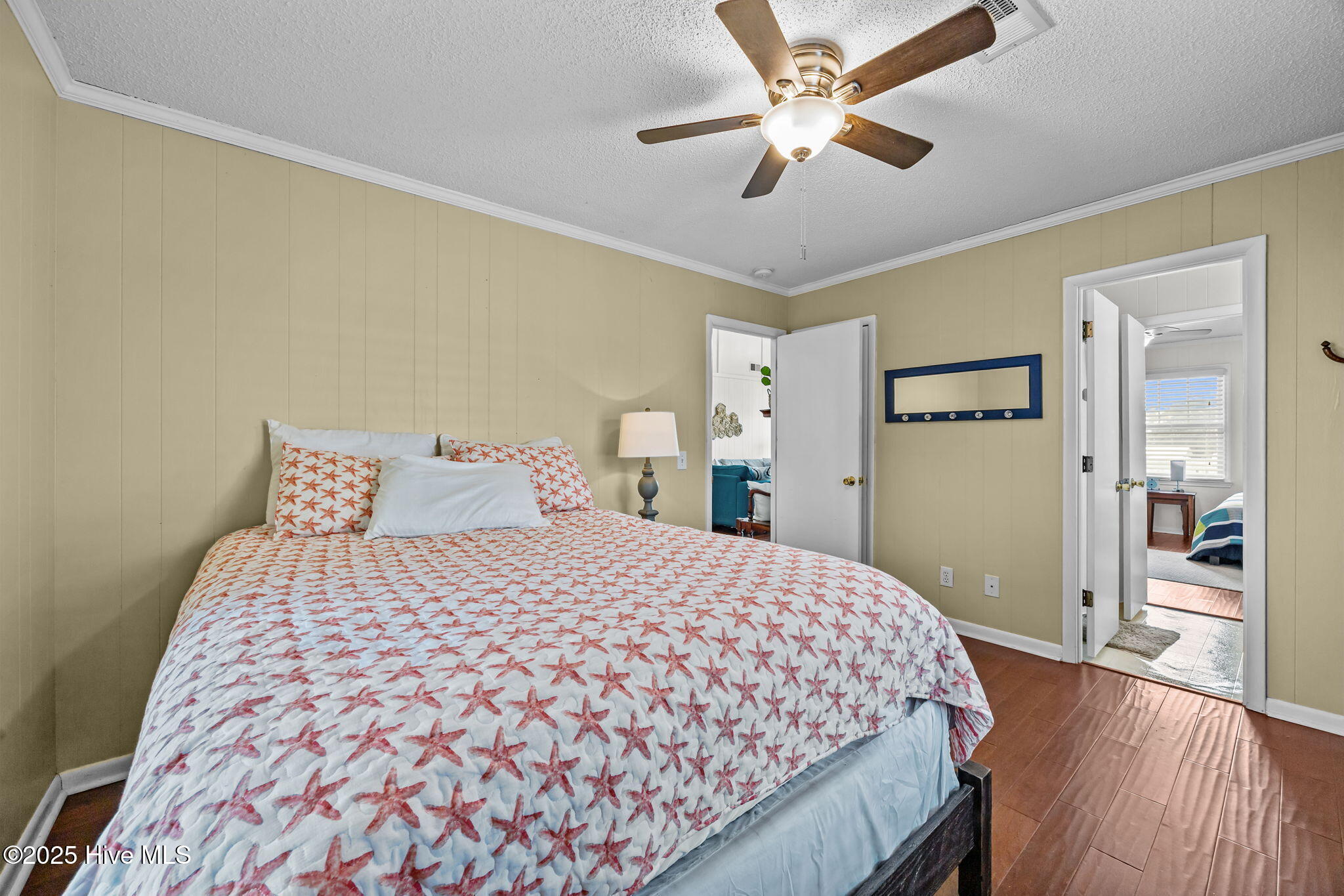 100543033 | Photo 26