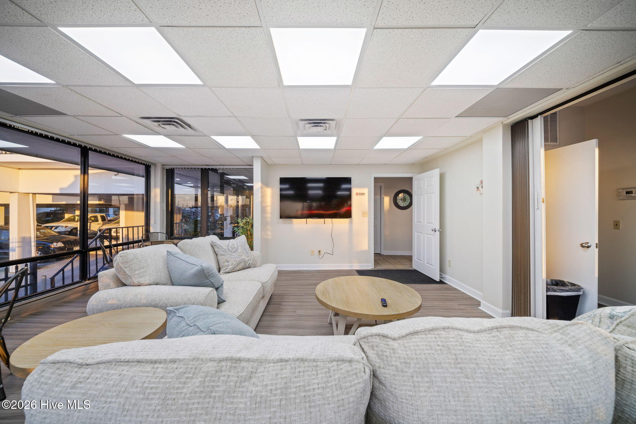 100561772 | Photo 39